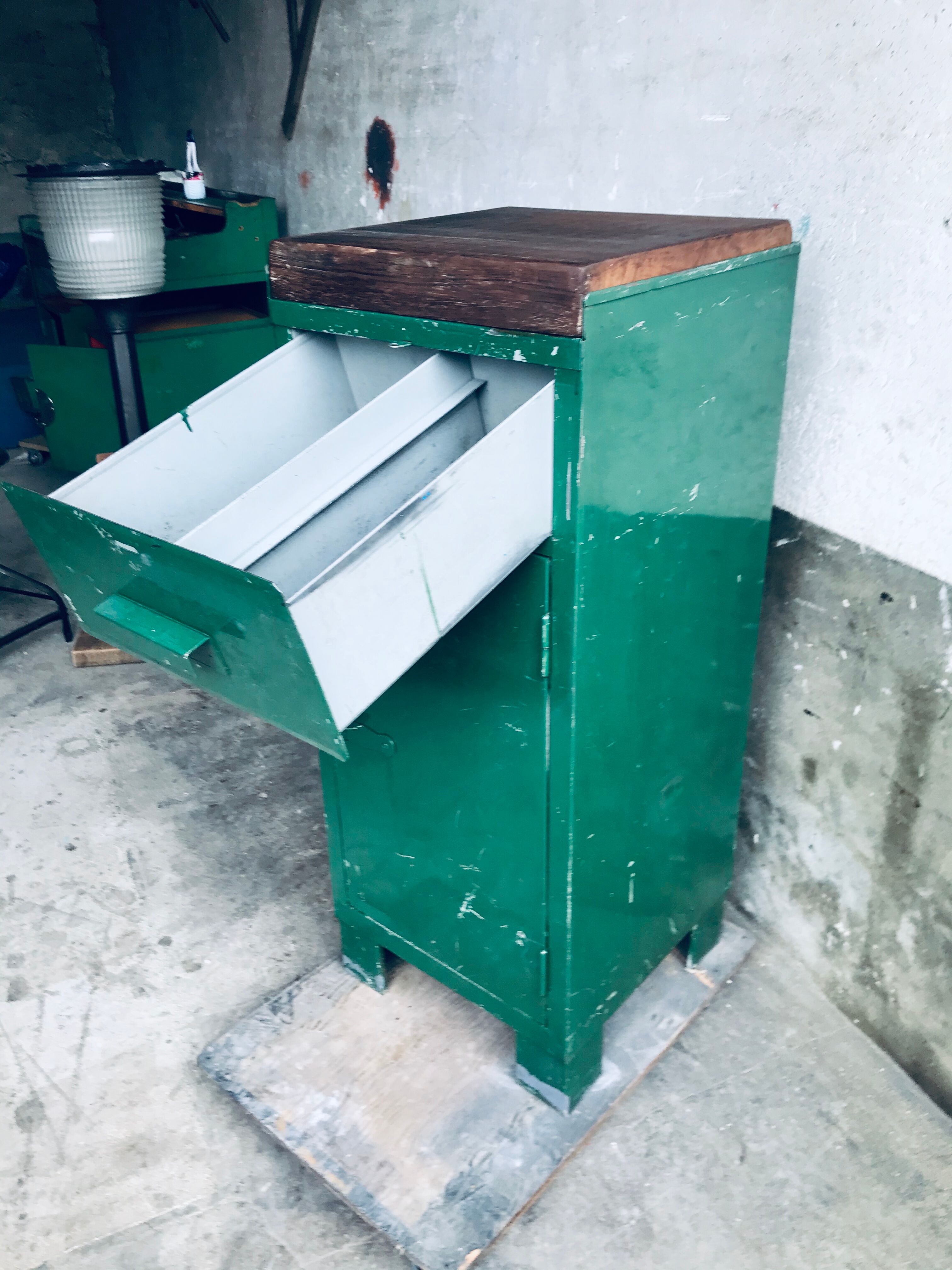 Meuble d'atelier vert
