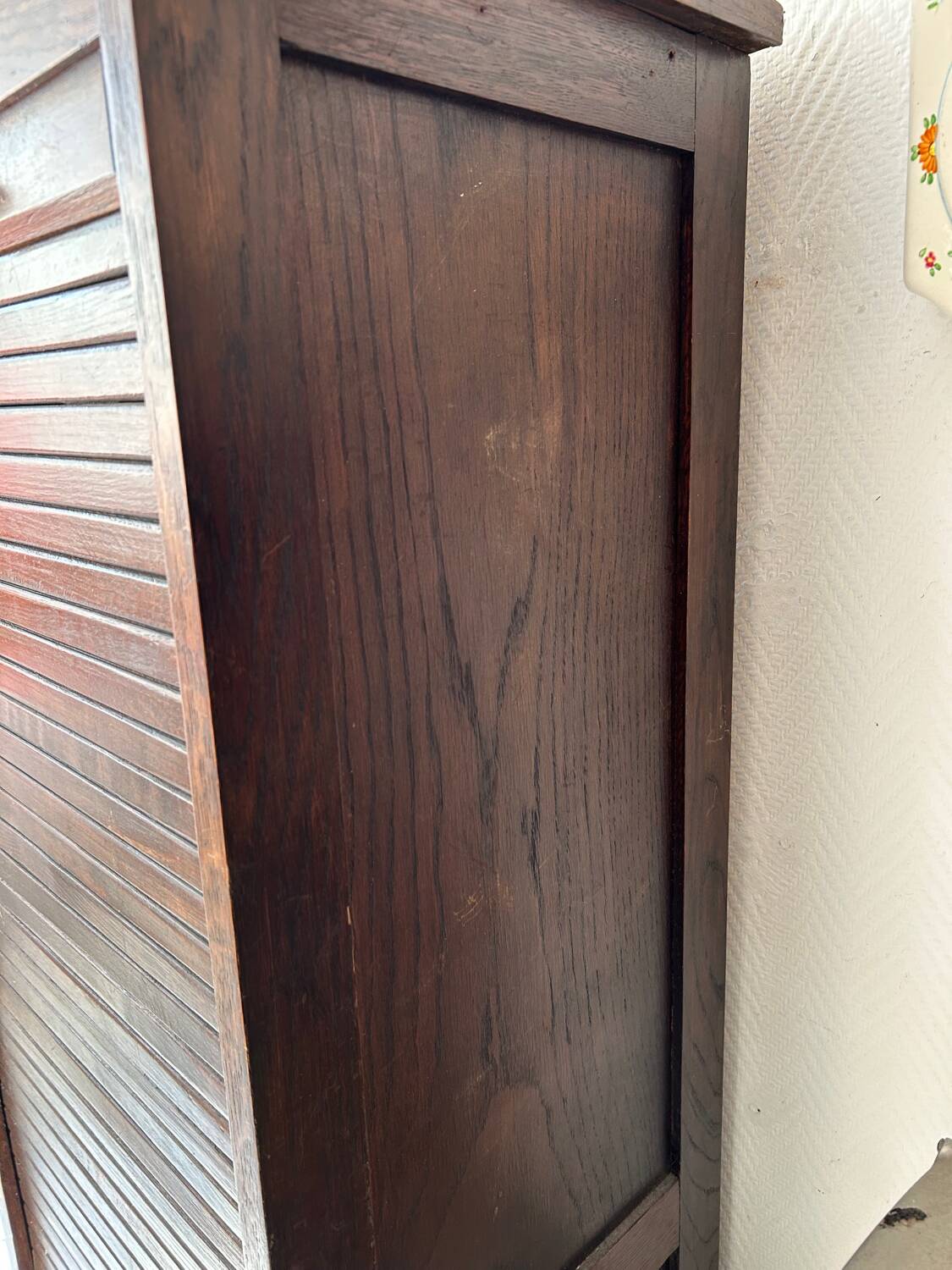 Roll-top filing cabinet