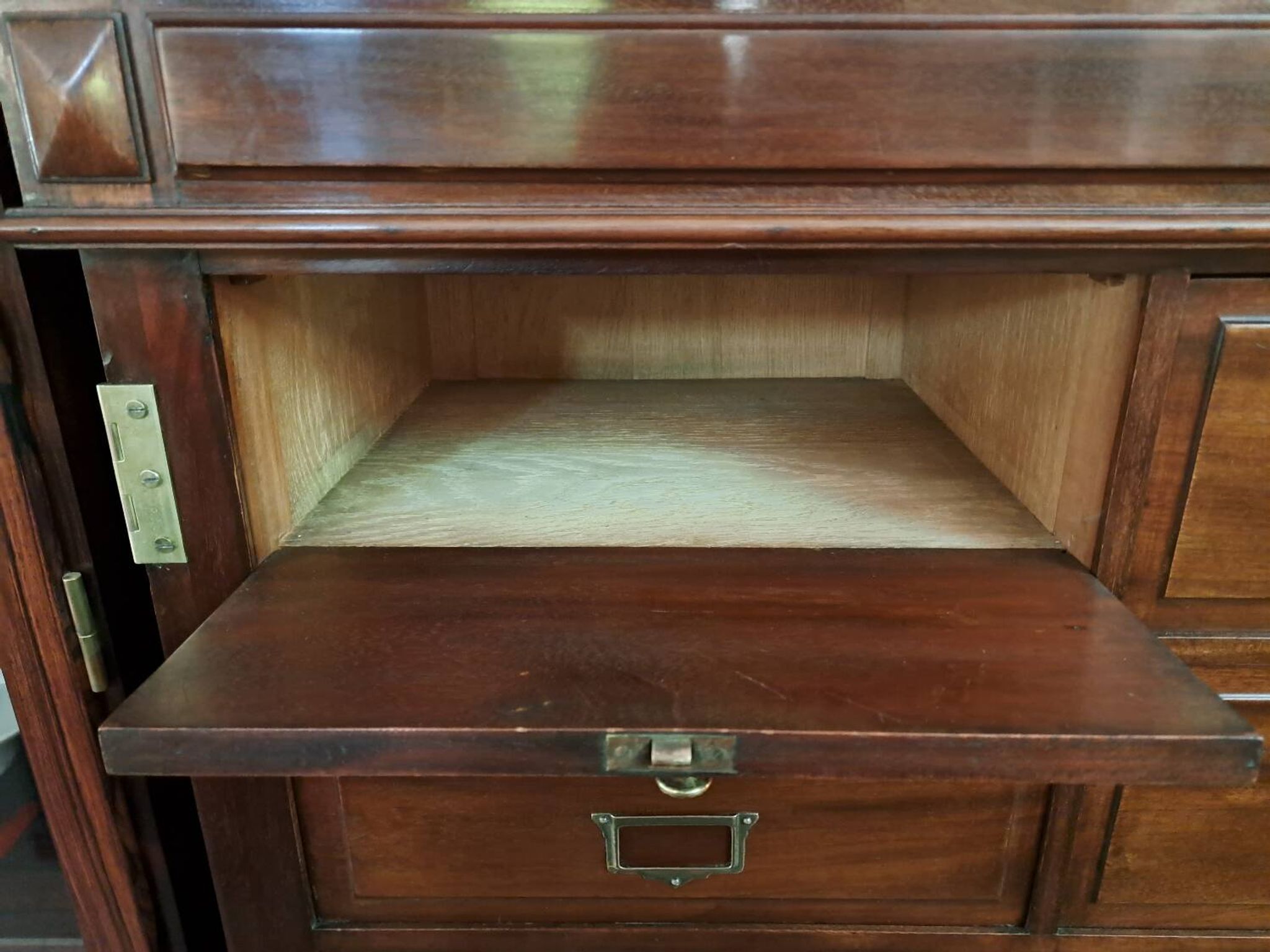 Meuble de notaire à clapets en acajou