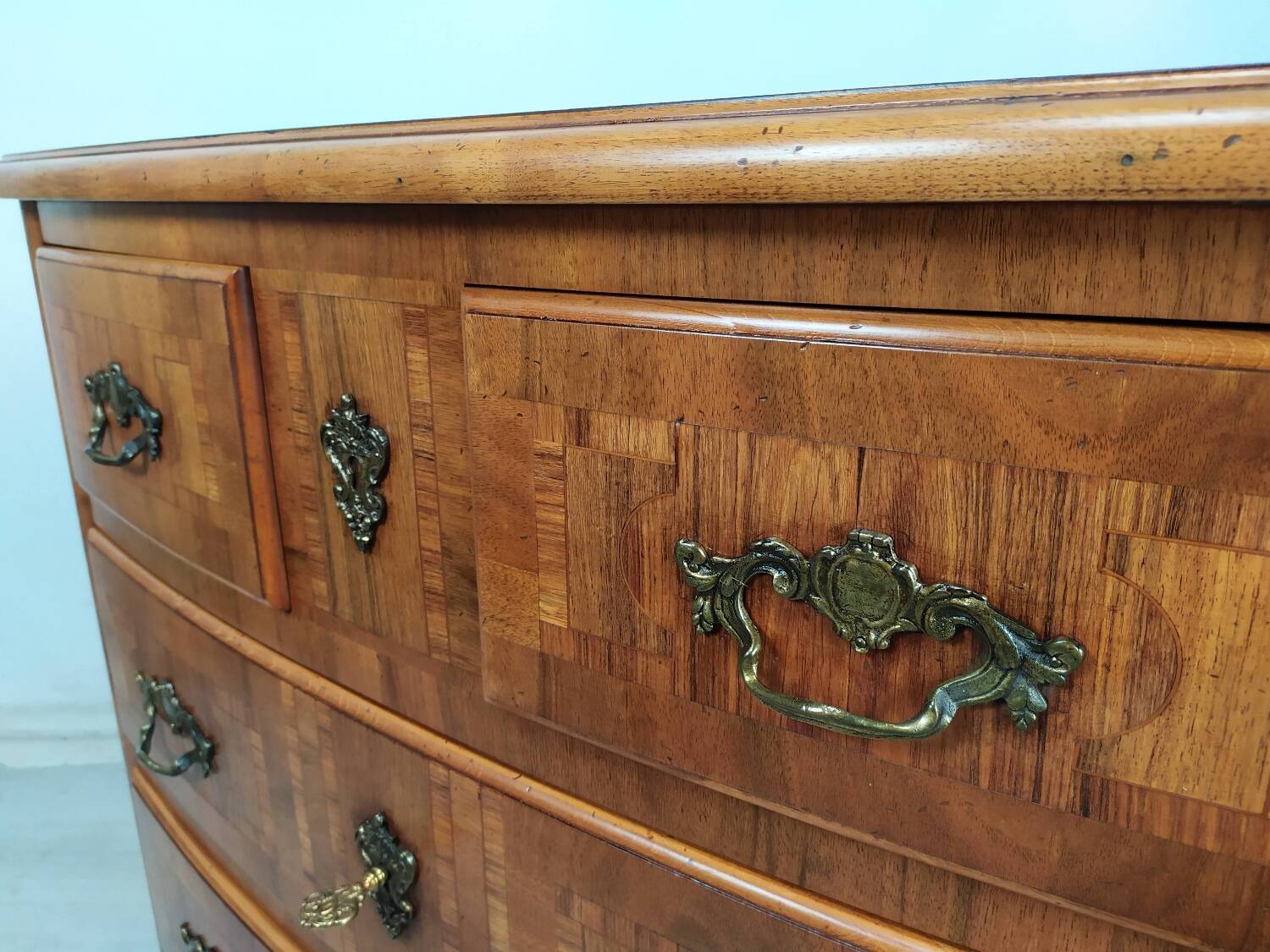Commode de style marqueterie