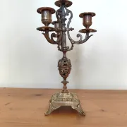 four-light candelabrum in chiselled brass from the 19th century