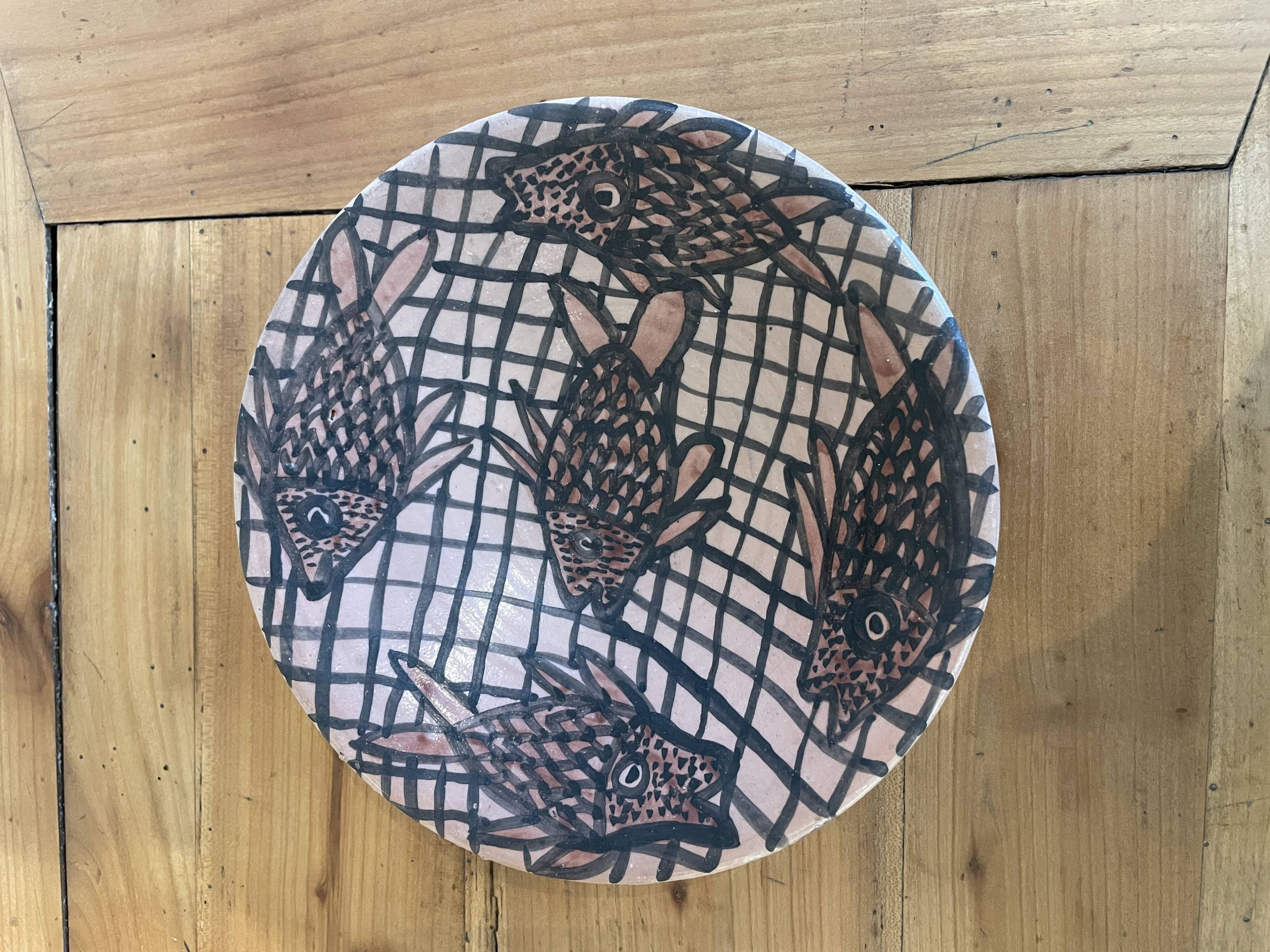 Modernist ceramic plate "Fish in a net" – Atelier Segui
