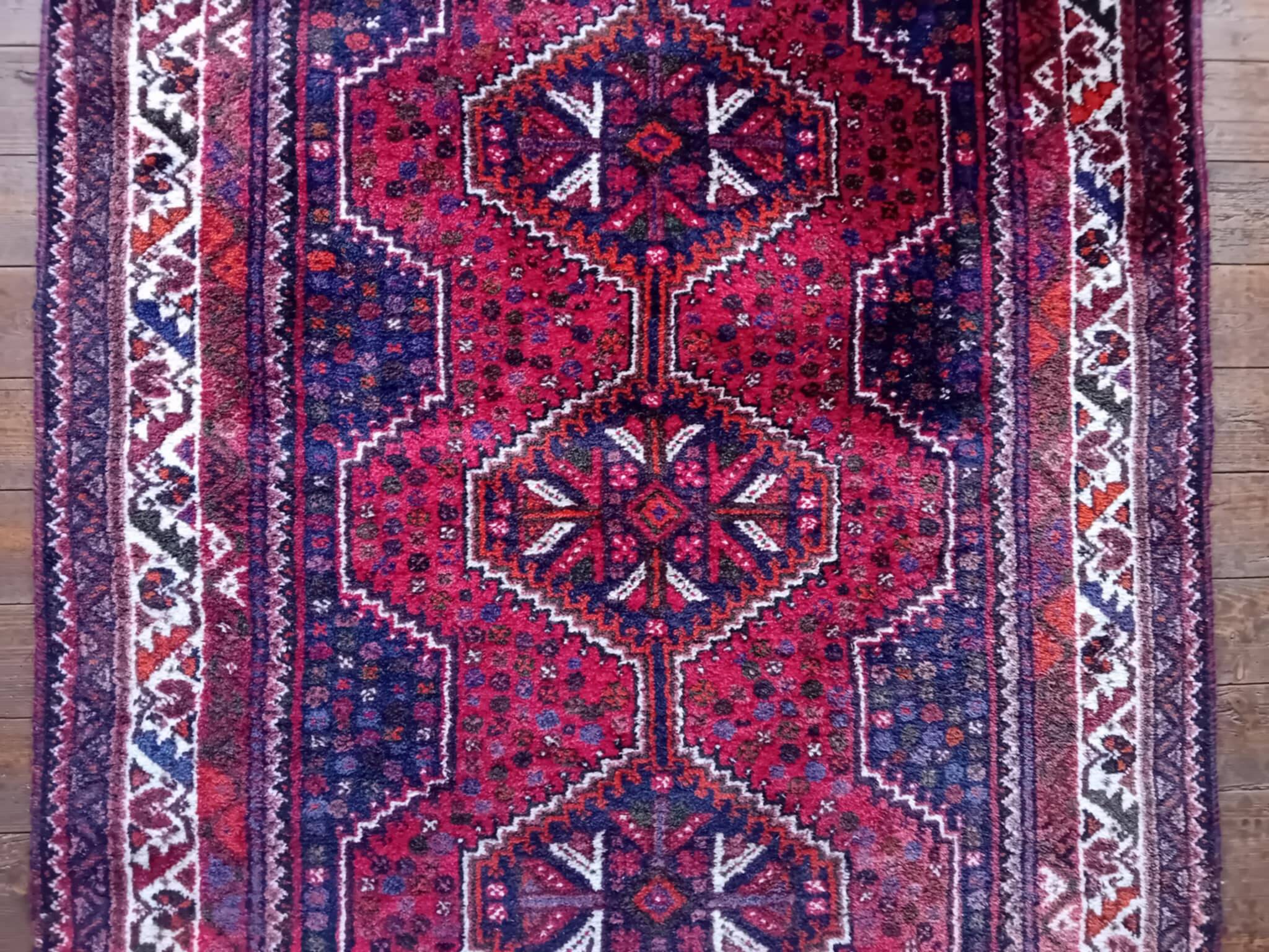 Handmade Persian Qashqai rug 172x125cm