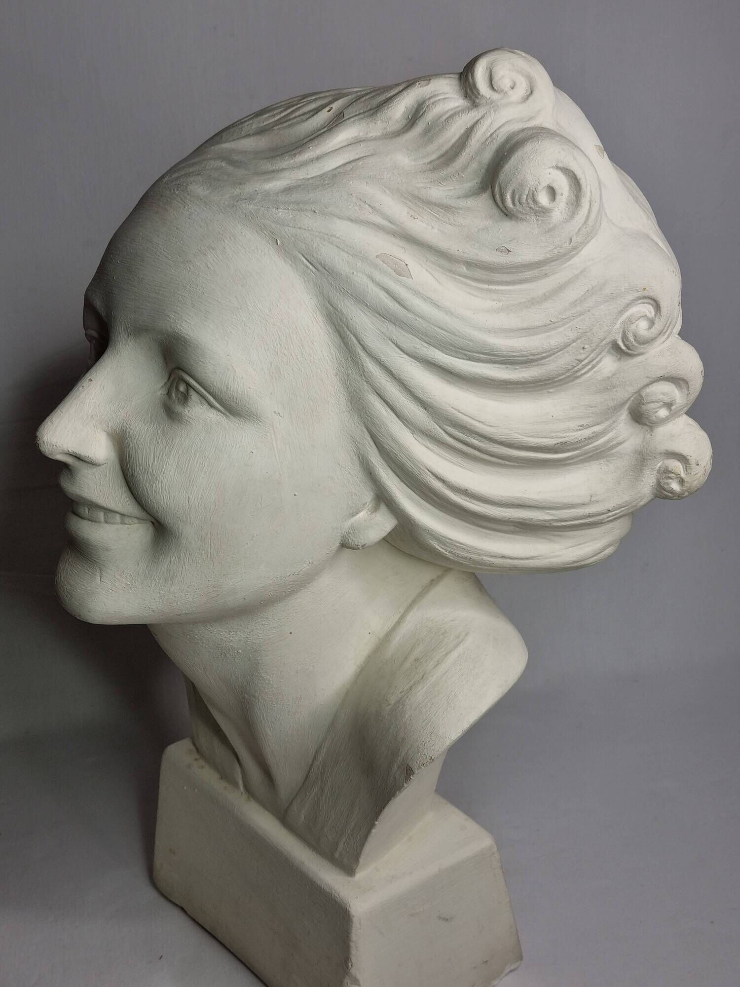 Bust of a young woman by Salvatore Melani, Art Deco style, 48 cm