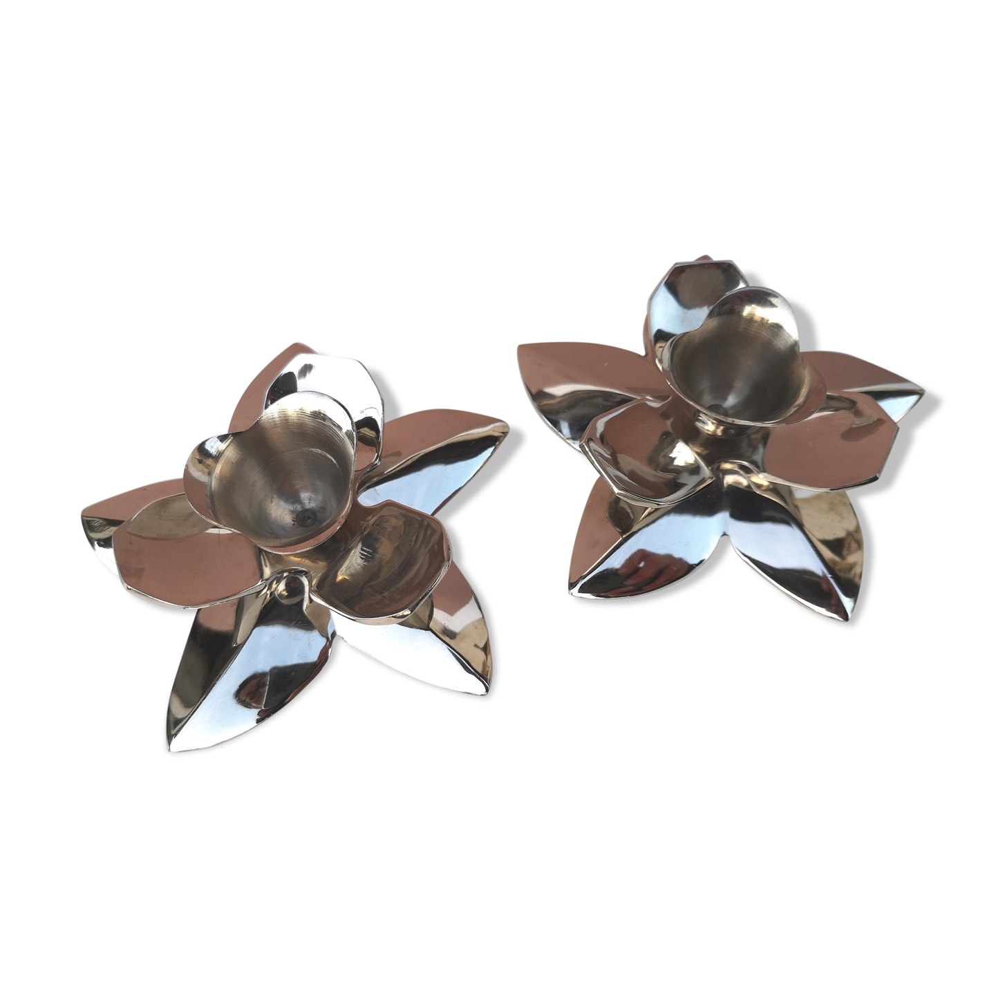 Metal candlestick shapes "flower"