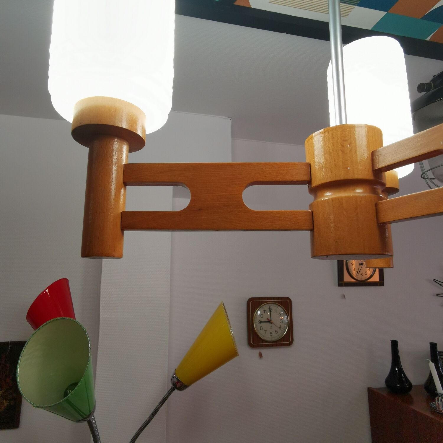 Lustre en bois et opaline République Tchèque 1970