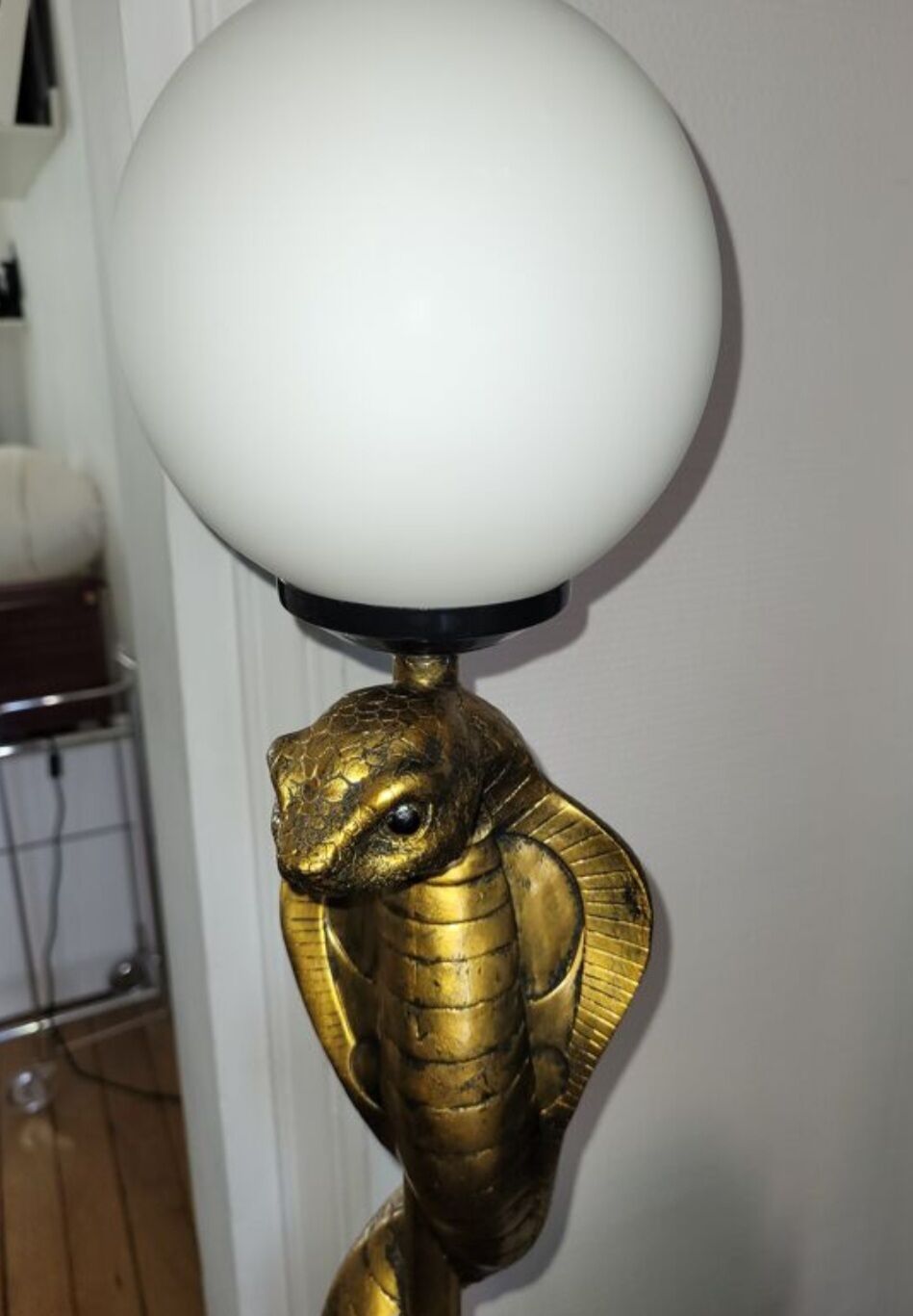 Snake floor lamp