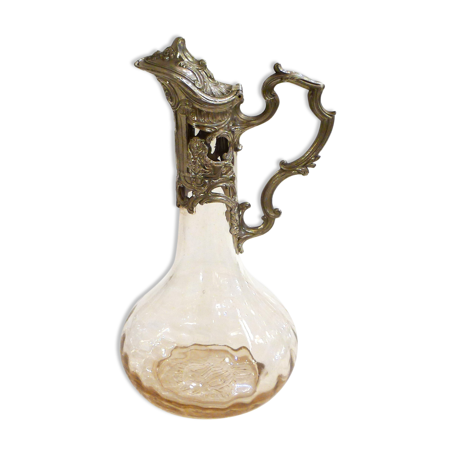 The Louvre's department carafe