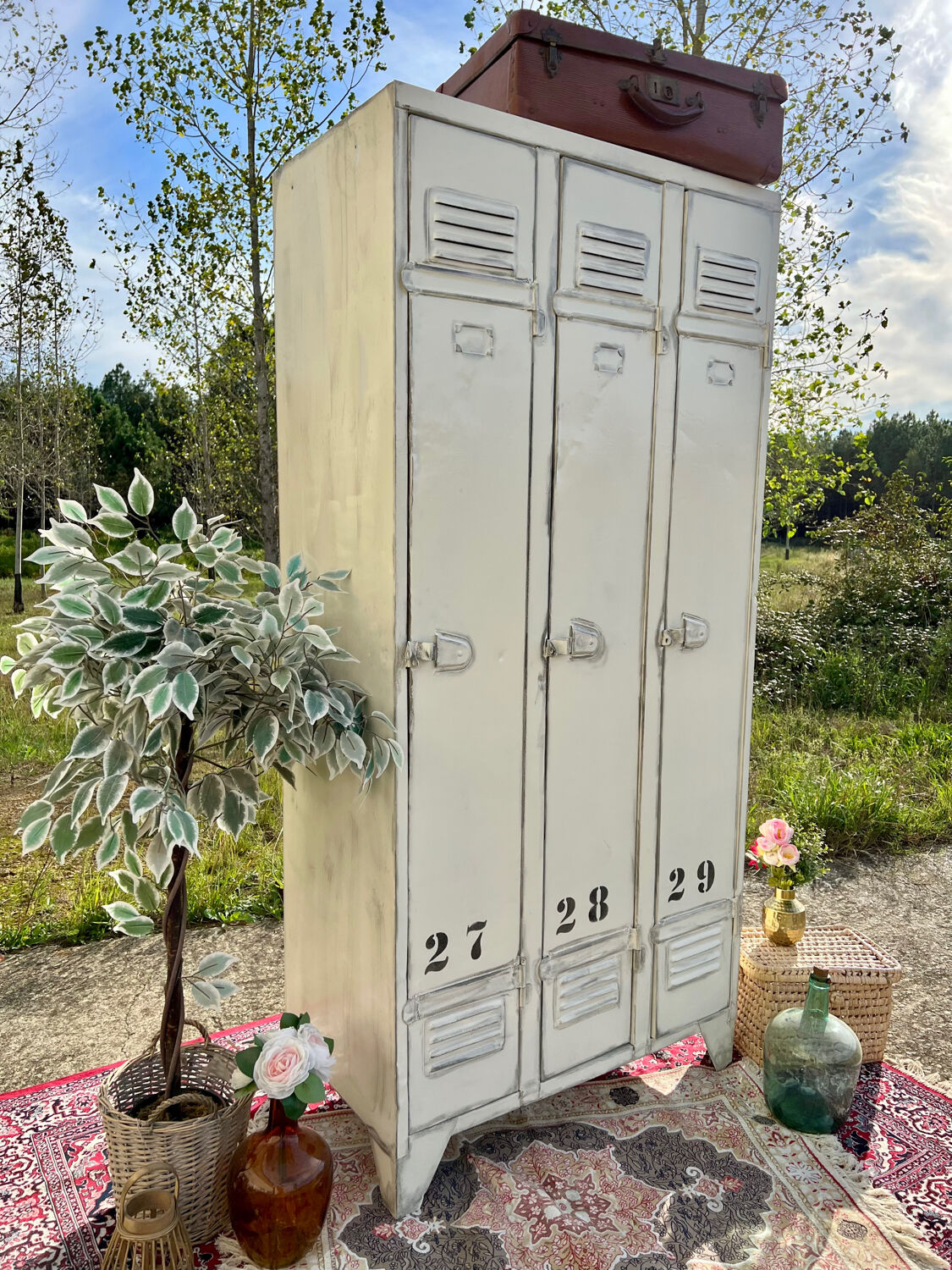 Industrial locker room