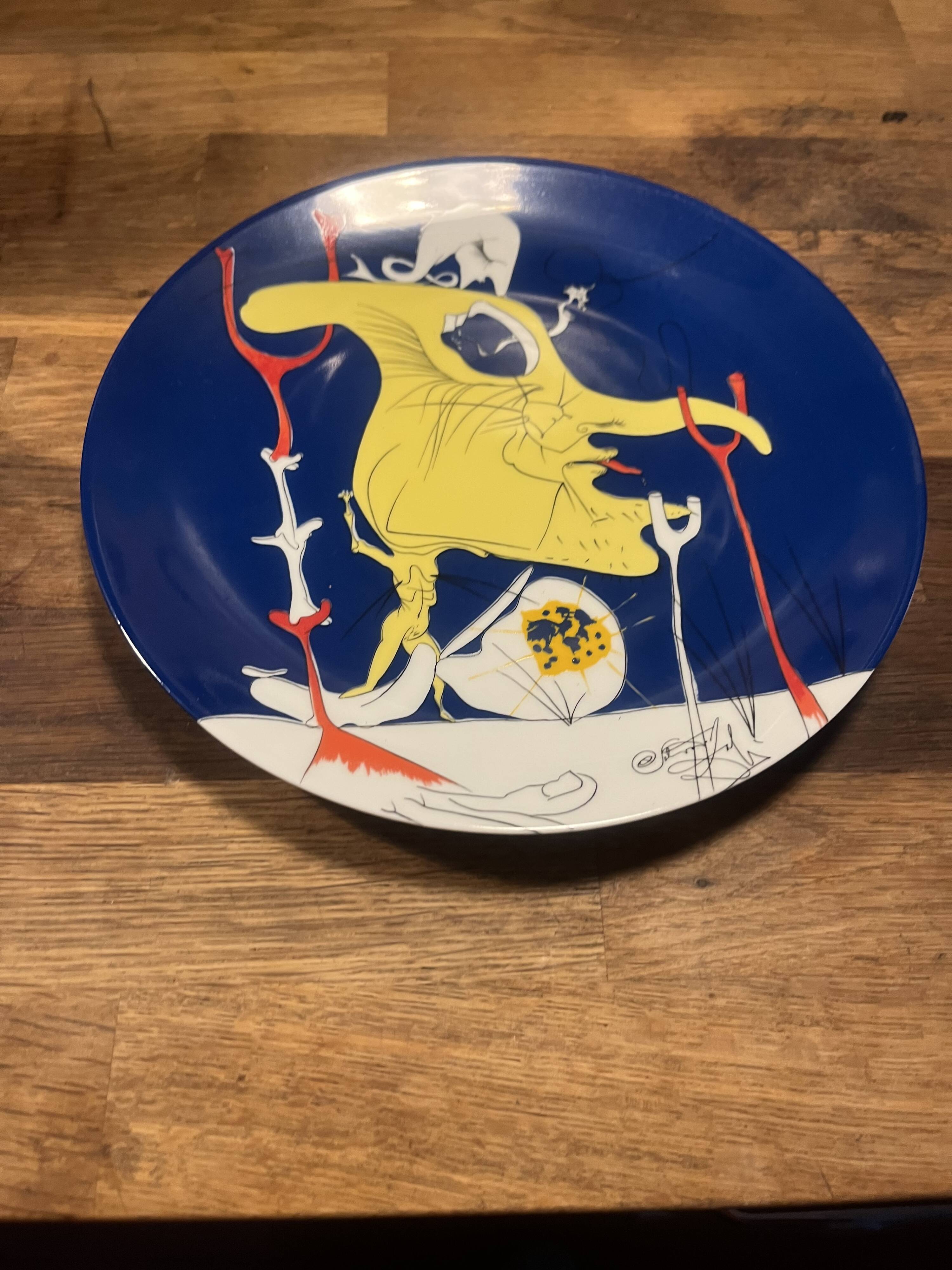 Assiette de collection Dali, série "La conquête du Cosmos", Limoges