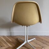 Chaise Lafonda par Charles et Ray Eames