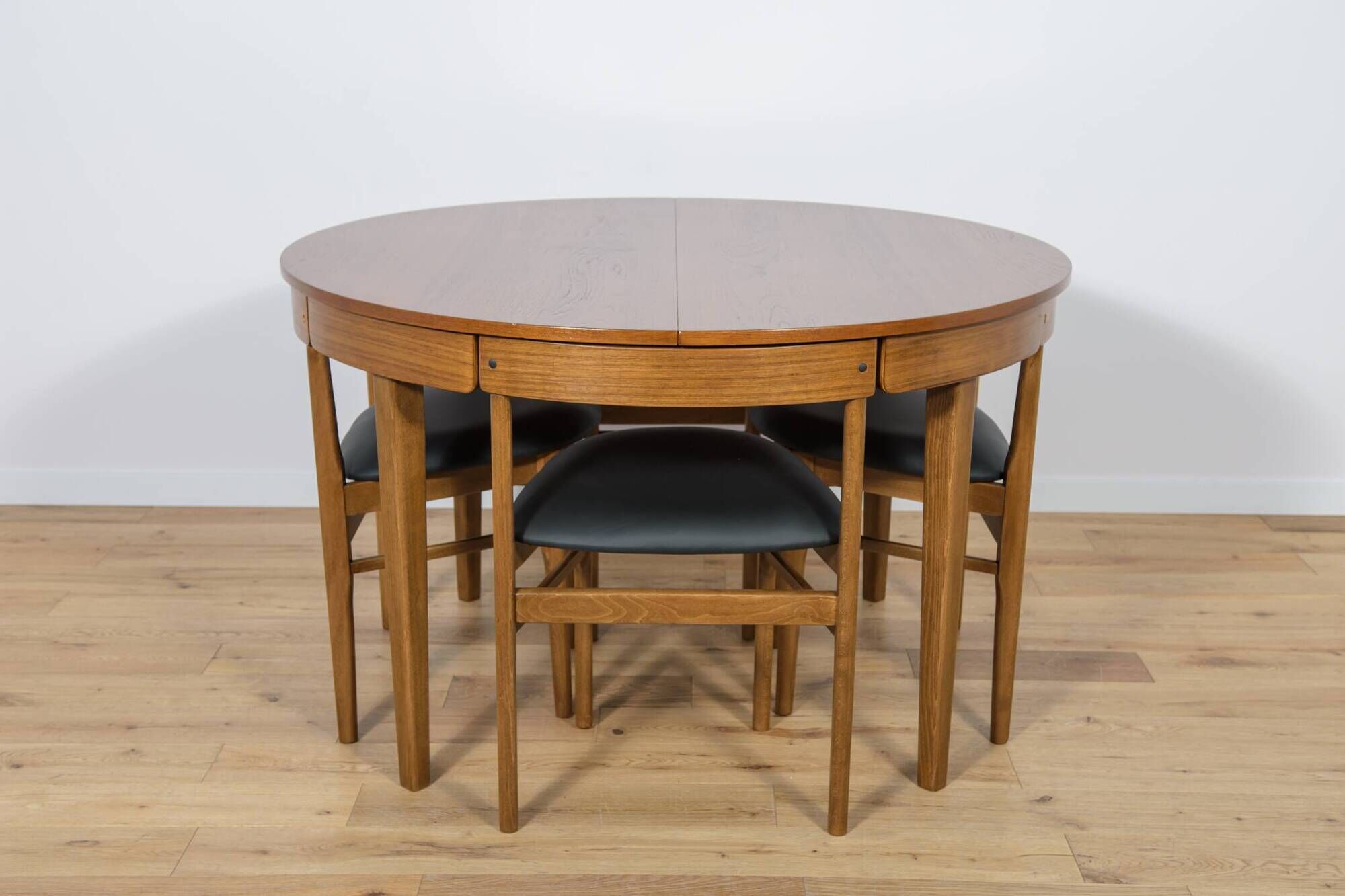 Mid-Century Round Extendable Dining Table and Chairs from McIntosh, 1960s, Set of 5