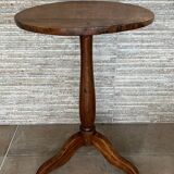 19th century tripod pedestal table in walnut Diam: 49cm