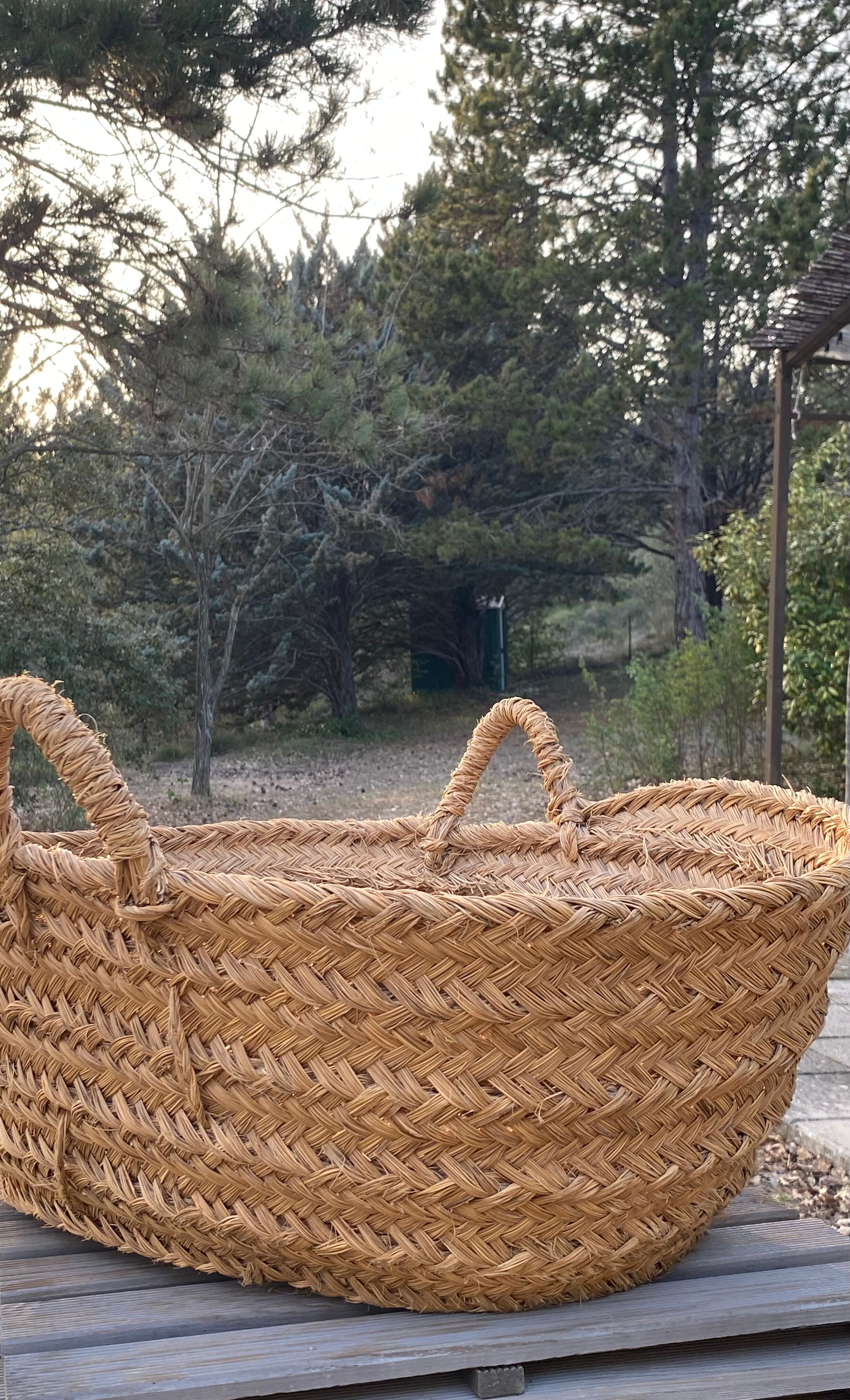 Moroccan basket vegetable fibers