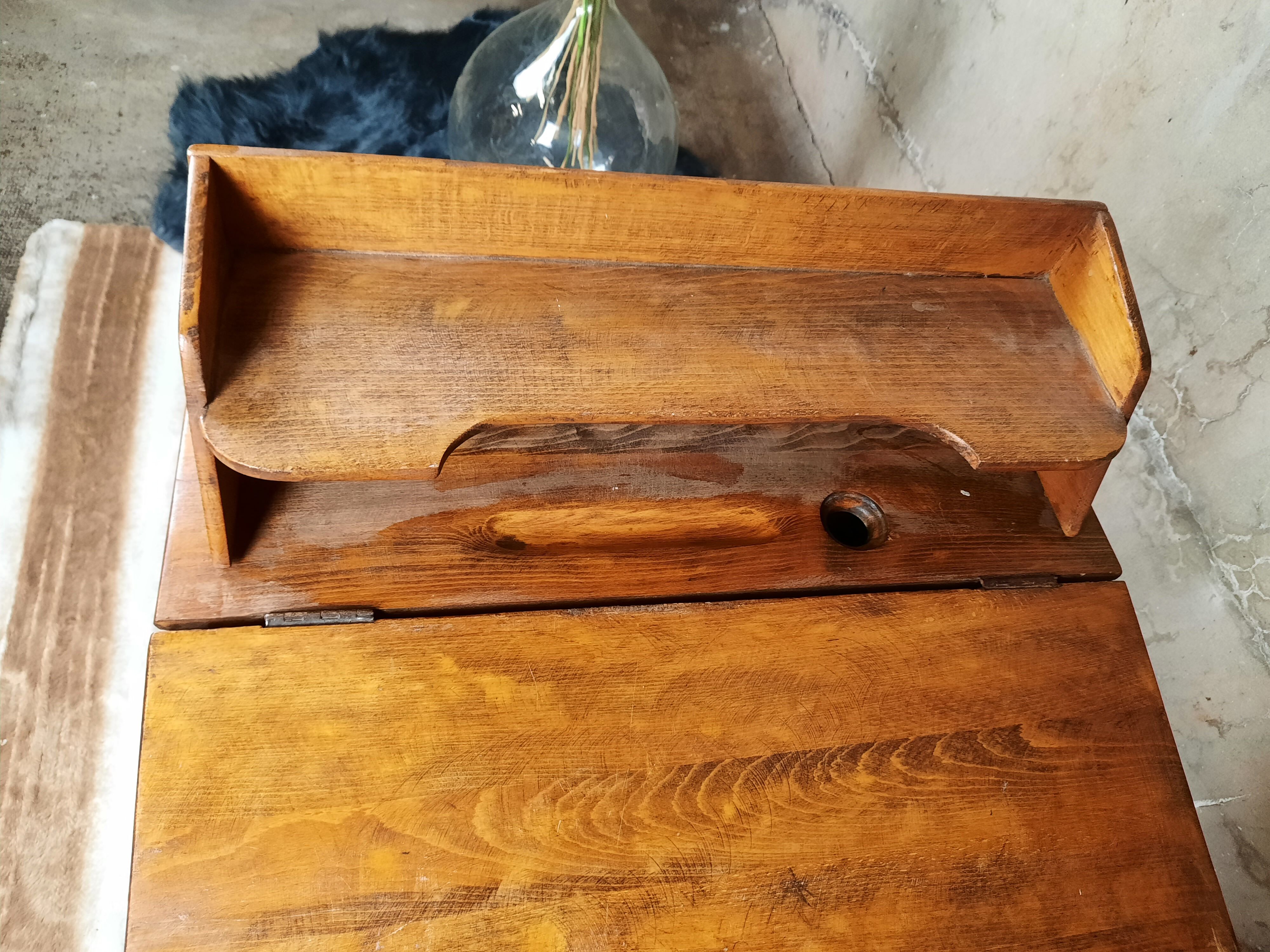 Scandinavian children's desk with its chair