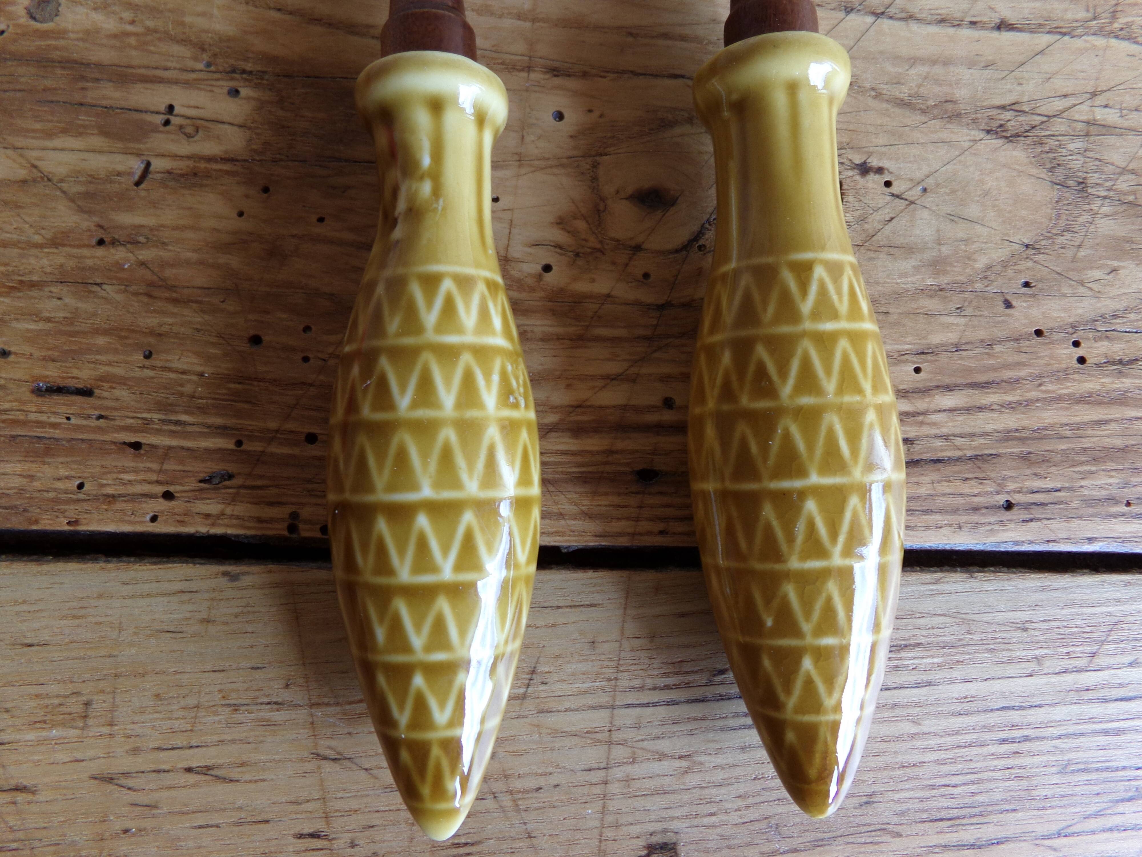 Wood and ceramic salad cutlery