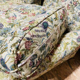 Flowered canapé in chic Grandmother style