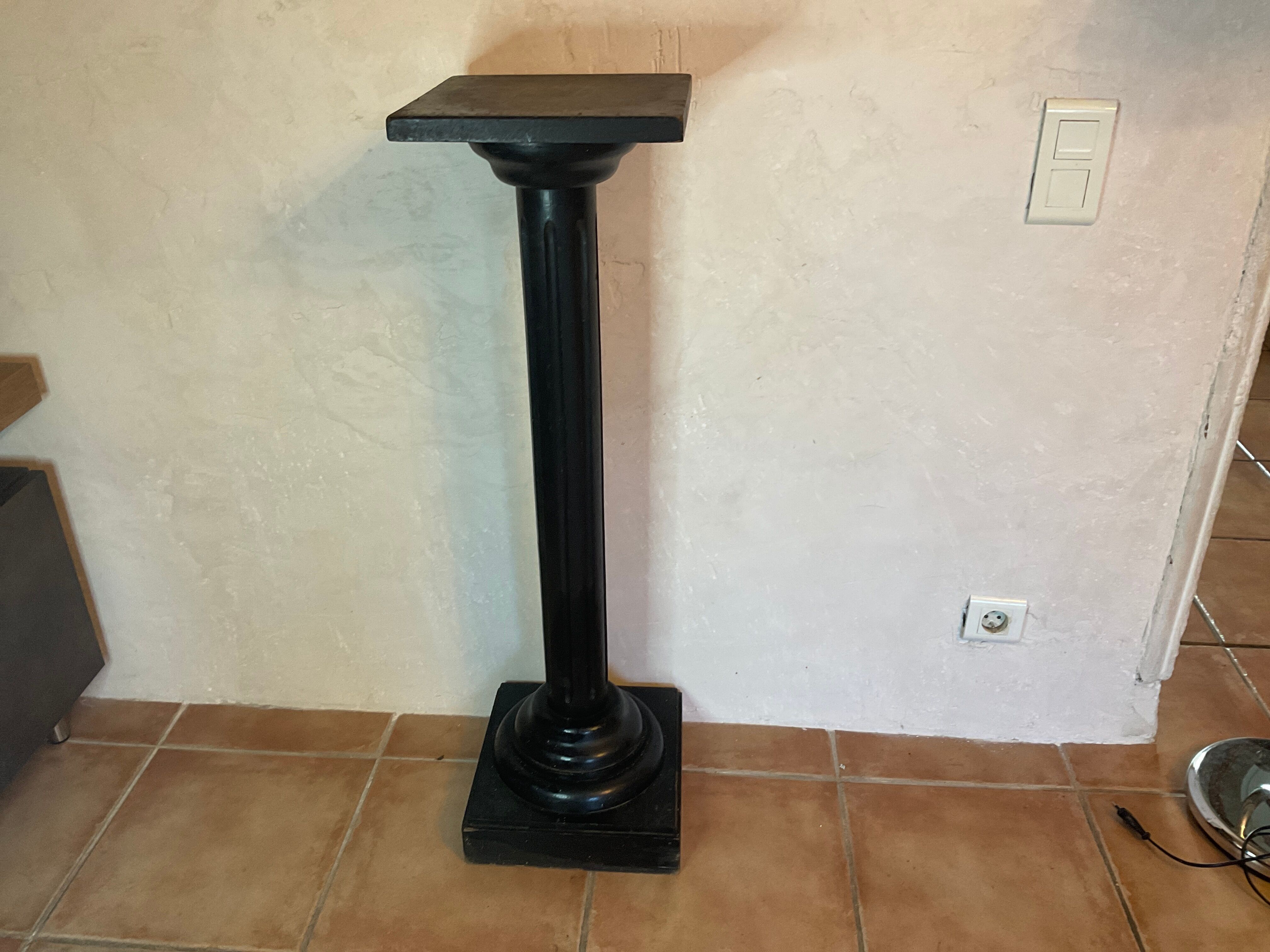 Old blackened wooden column harness Napoleon III