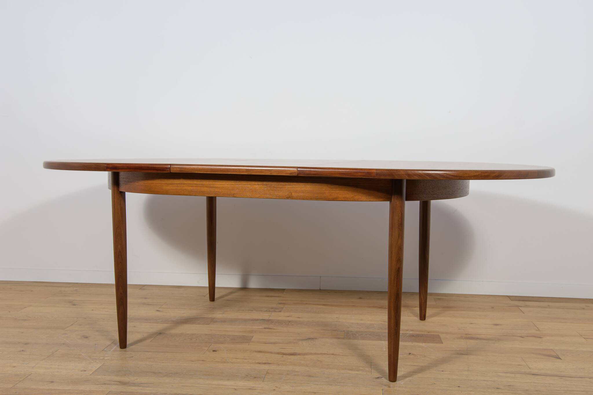 Mid-Century Modern Oval Dining Table in Teak from G-Plan, United Kngdom.