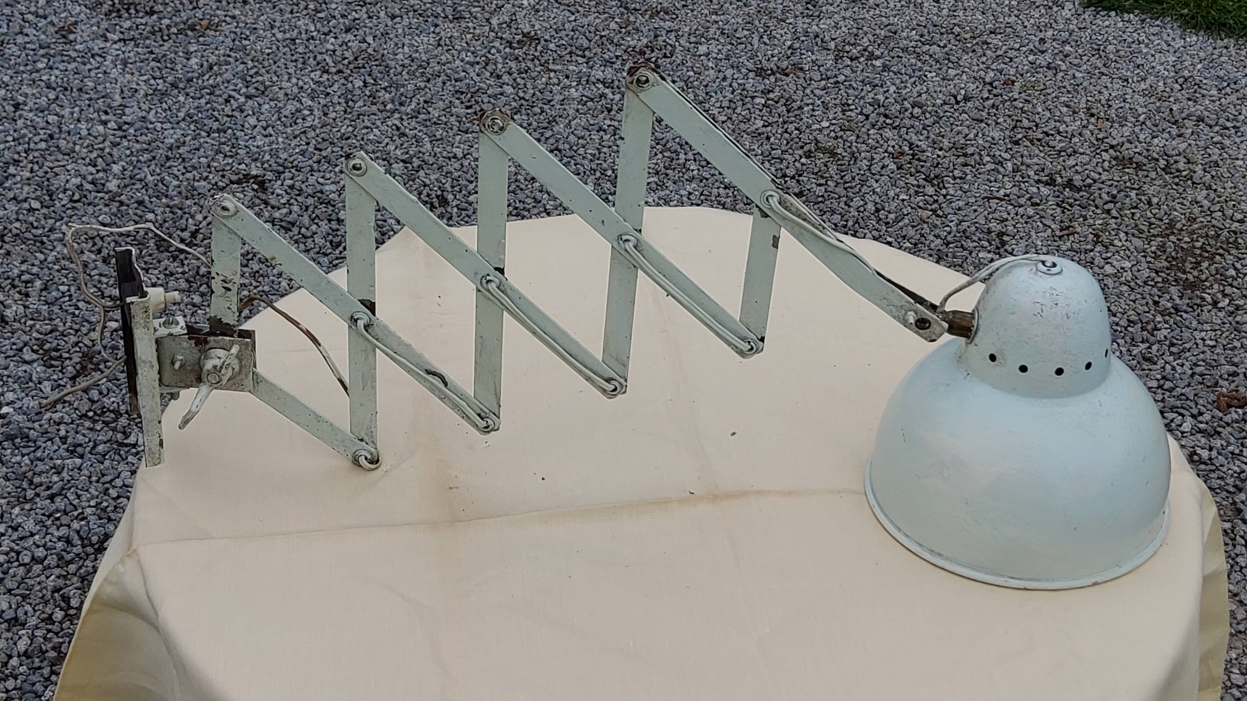Adjustable metal accordion wall lamp from the 50s aluminum lampshade