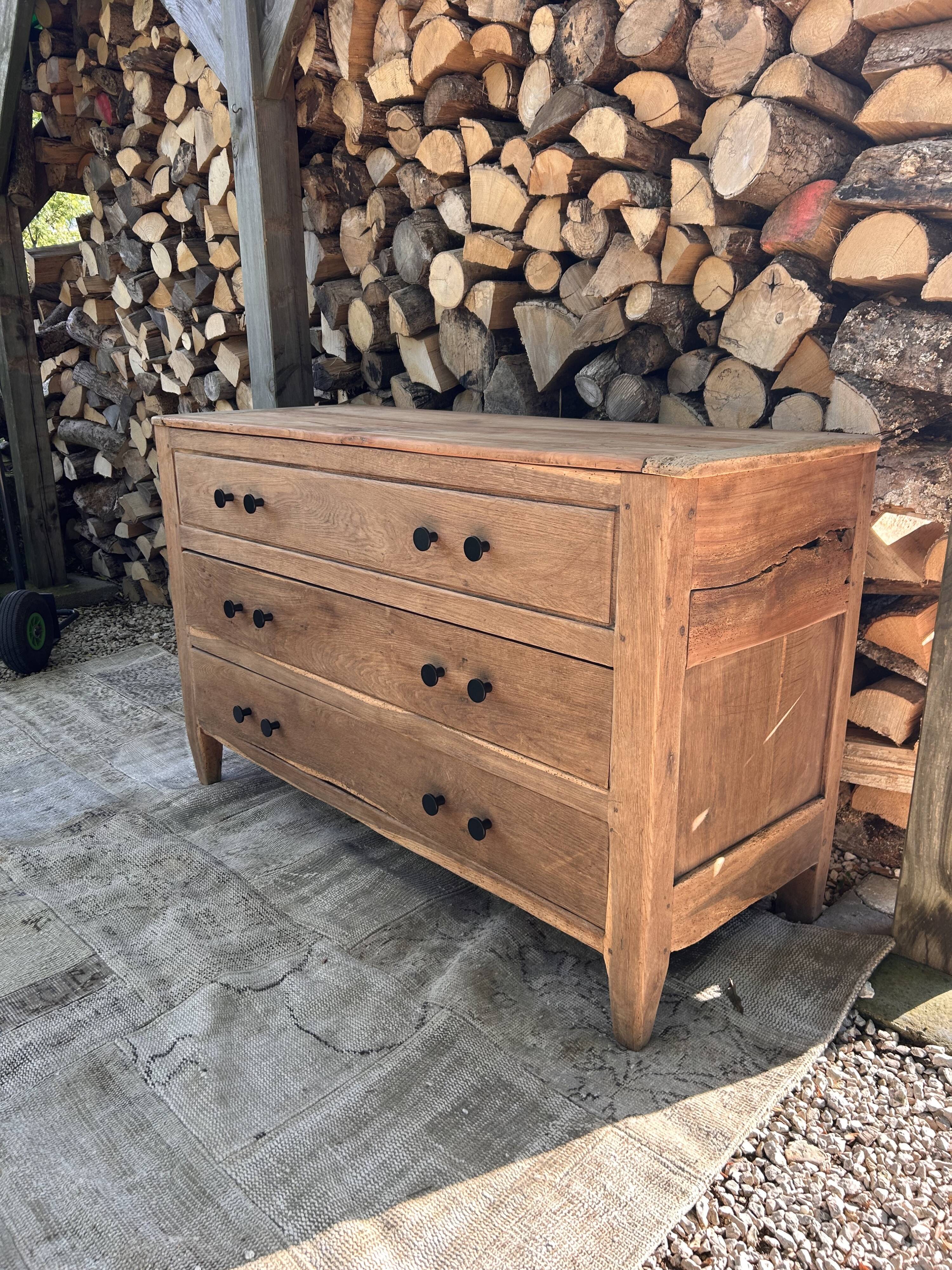 Commode ancienne massif rénovée