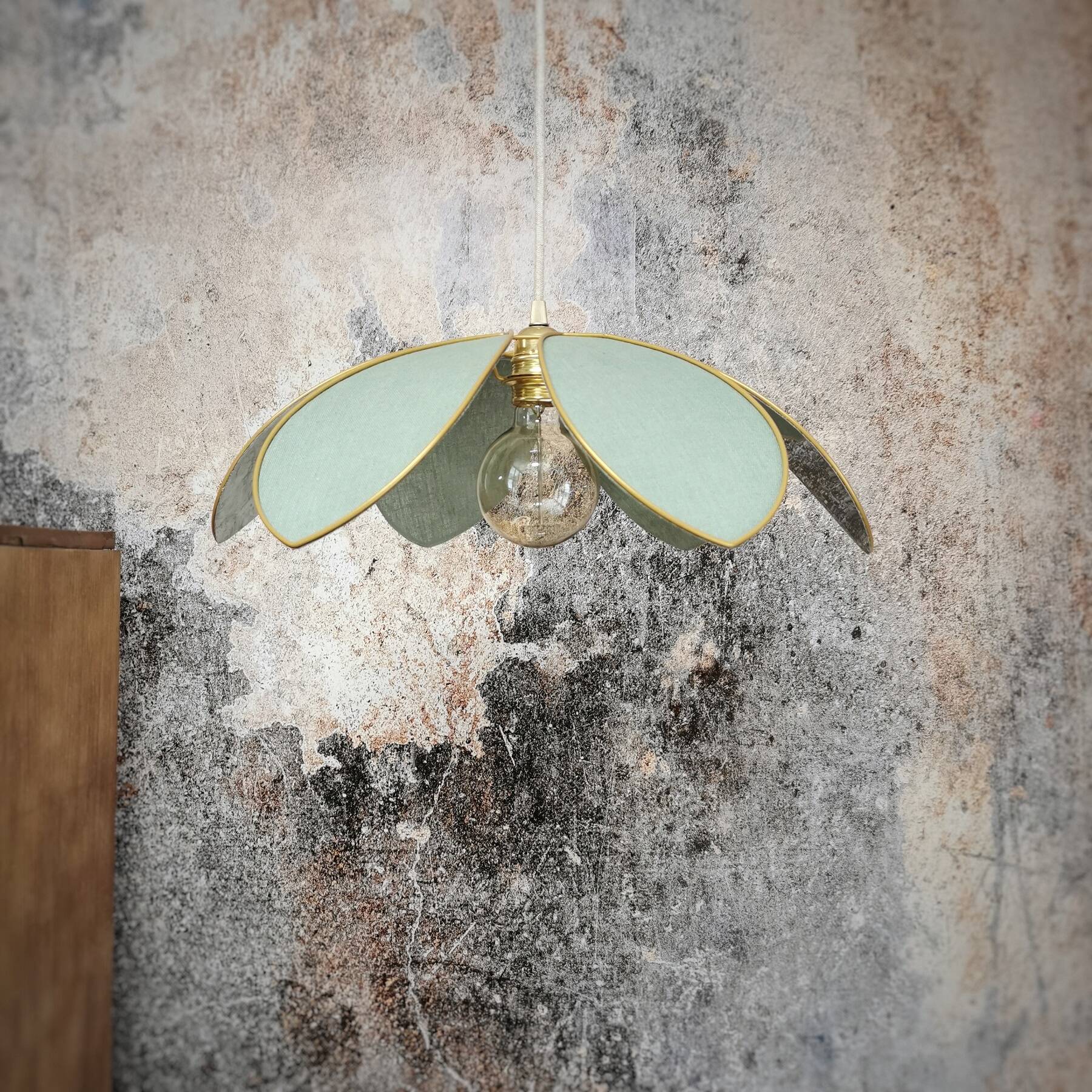 Flower suspension metal structure 6 petals in celadon green linen