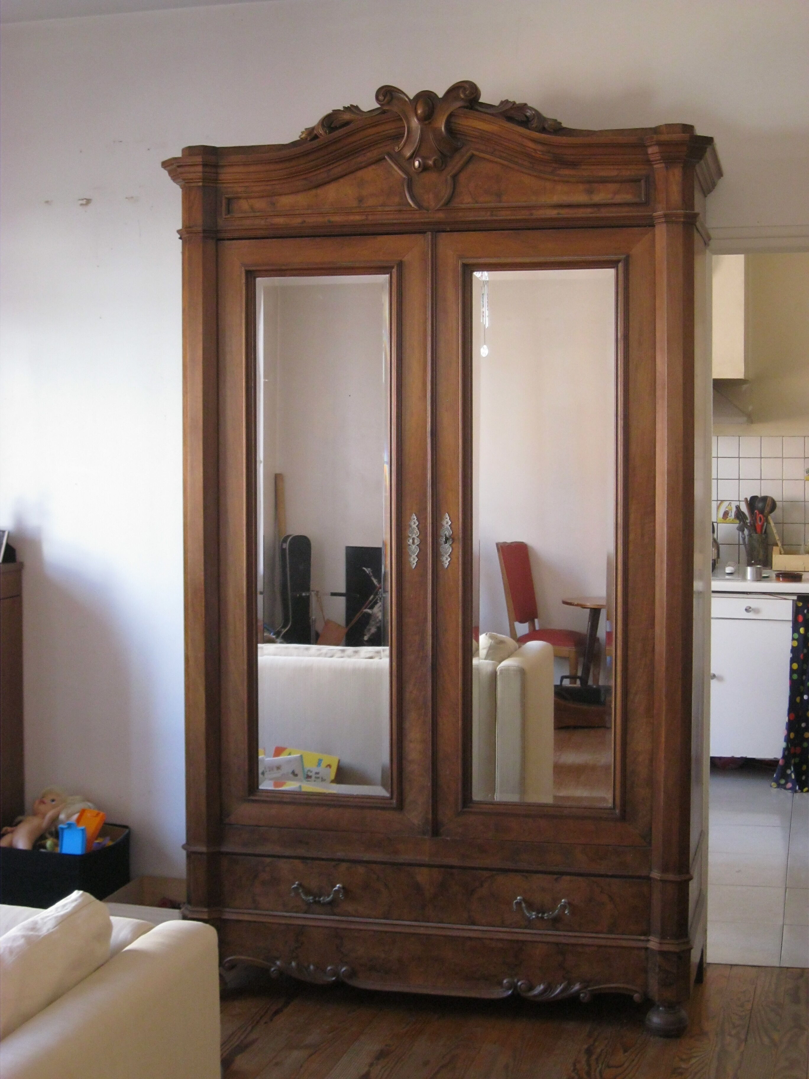 Cabinet 1900 in walnut and walnut bramble veneer