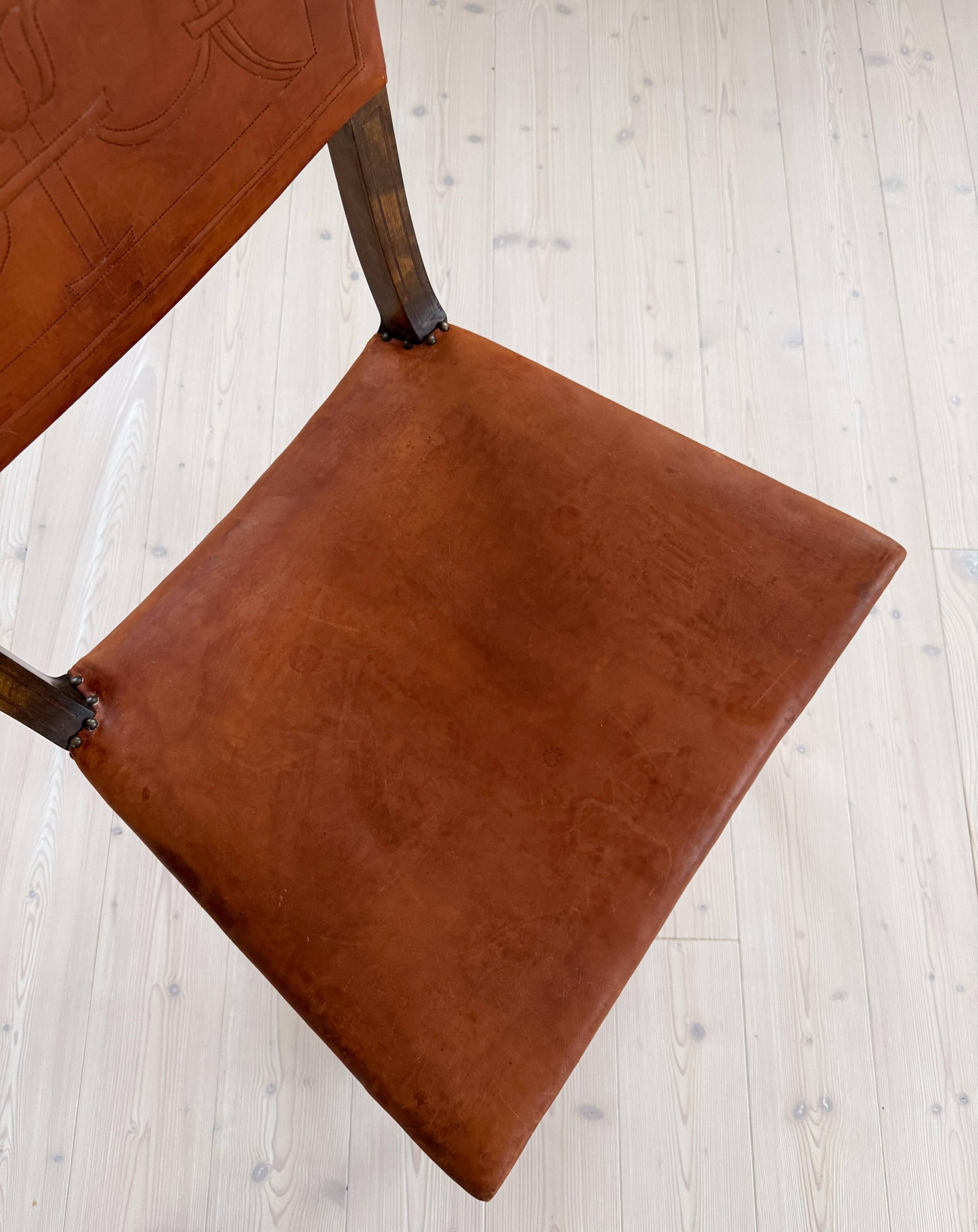 Chaise suédoise Art déco en pin et cuir Carl Bergsten 1929