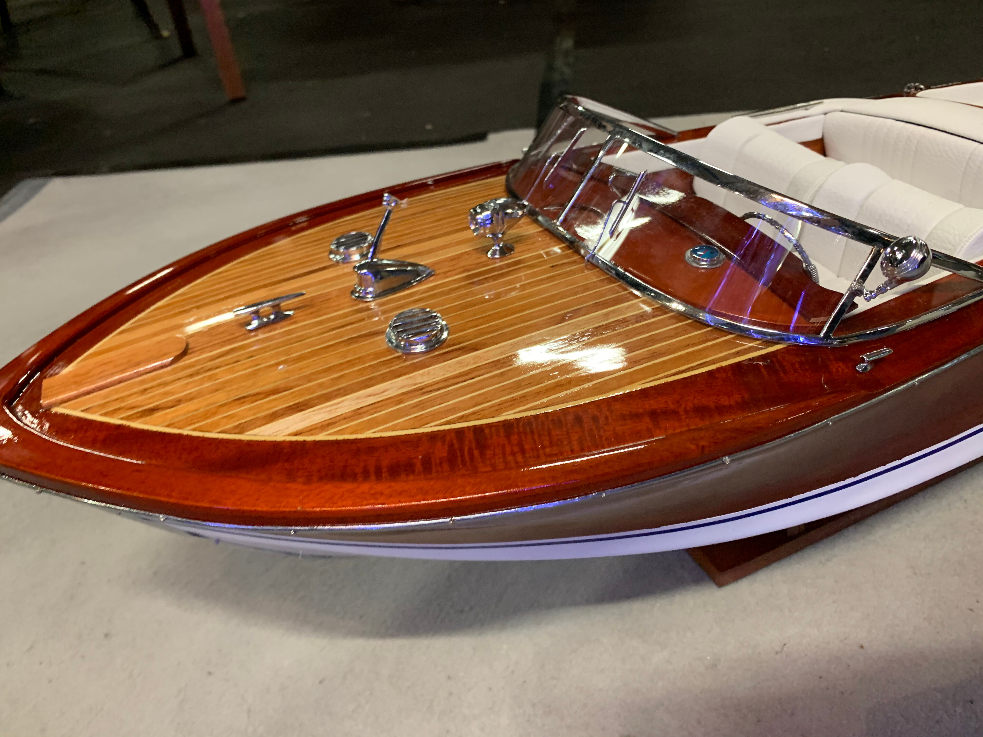 Model of riva Aqua rama 90 cm