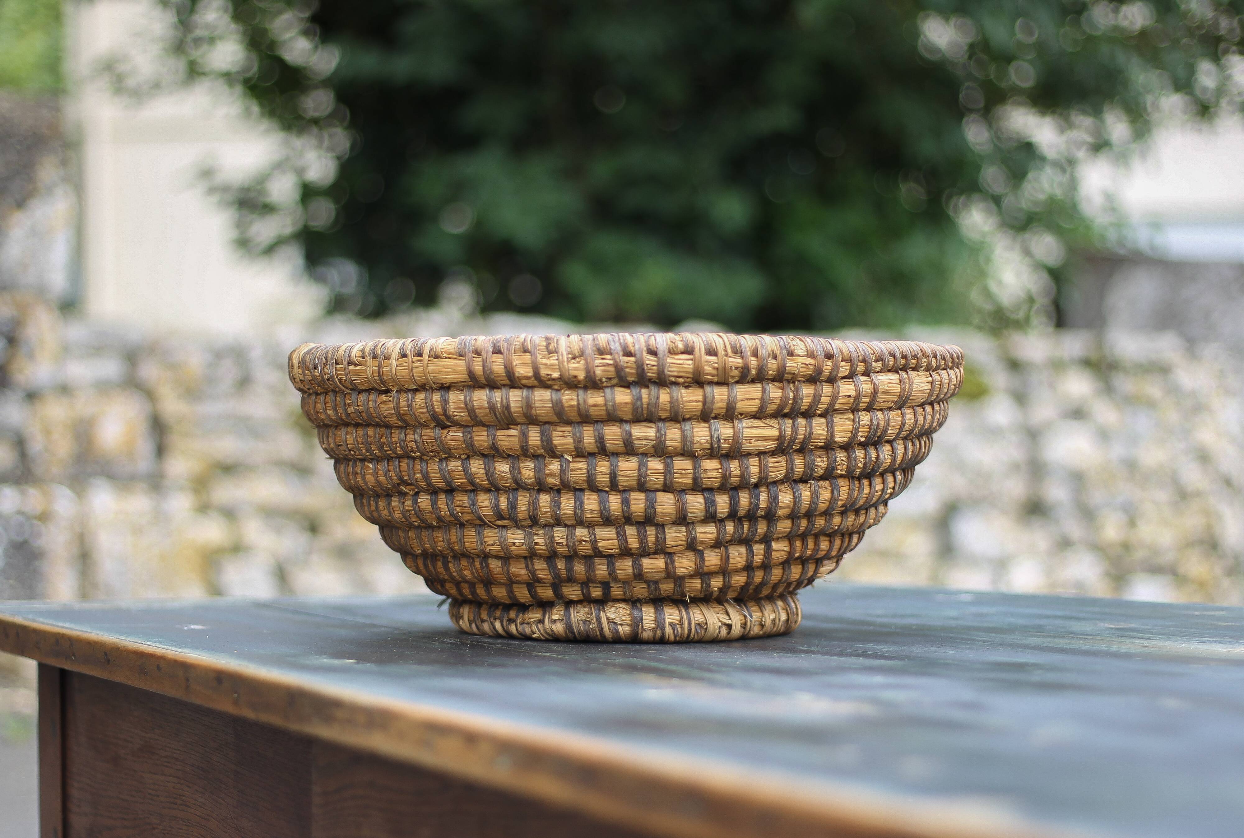 Vintage woven basket, woven basket, bread basket, banneton