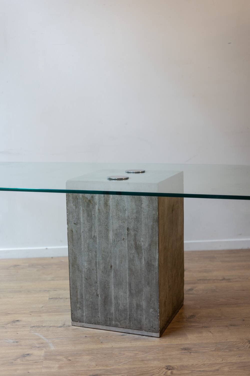 Saporiti. Brutalist and minimalist glass and concrete desk. 1970s.