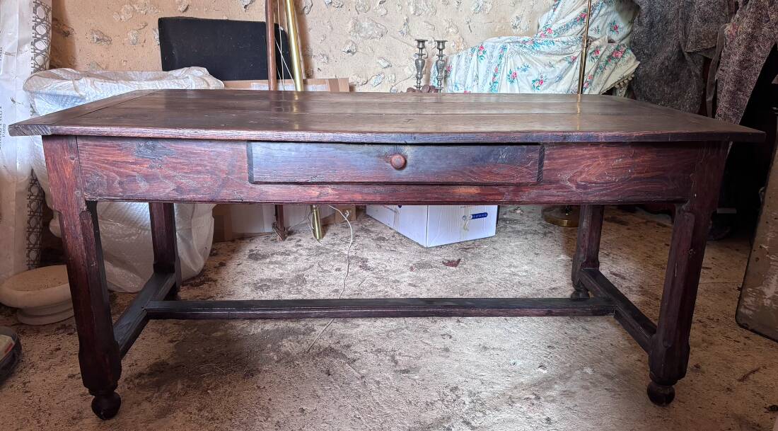 Antique table from the Louis XIII period.