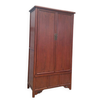 Chinese wardrobe in elm - Between shadow and light