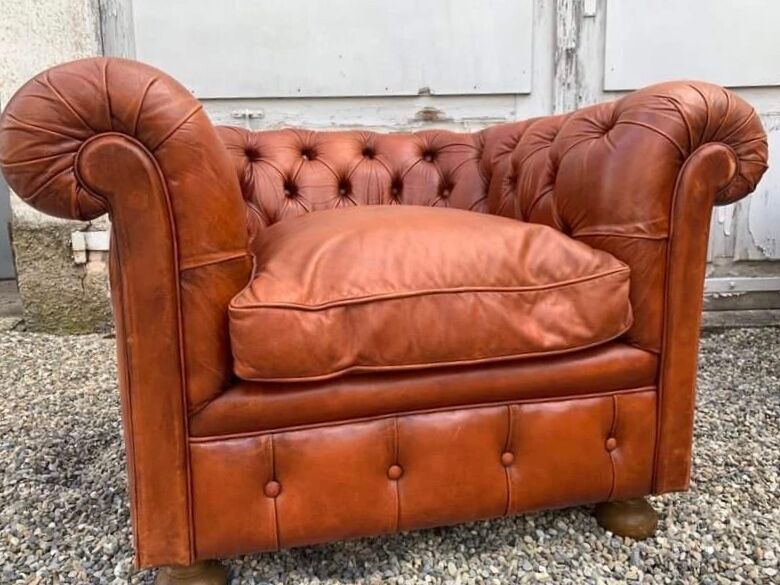 Salon canape and 2 chesterfield armchairs in vintage cognac leather from the 1970s