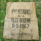 Old burlap bag - The new messengers of the Parisian press