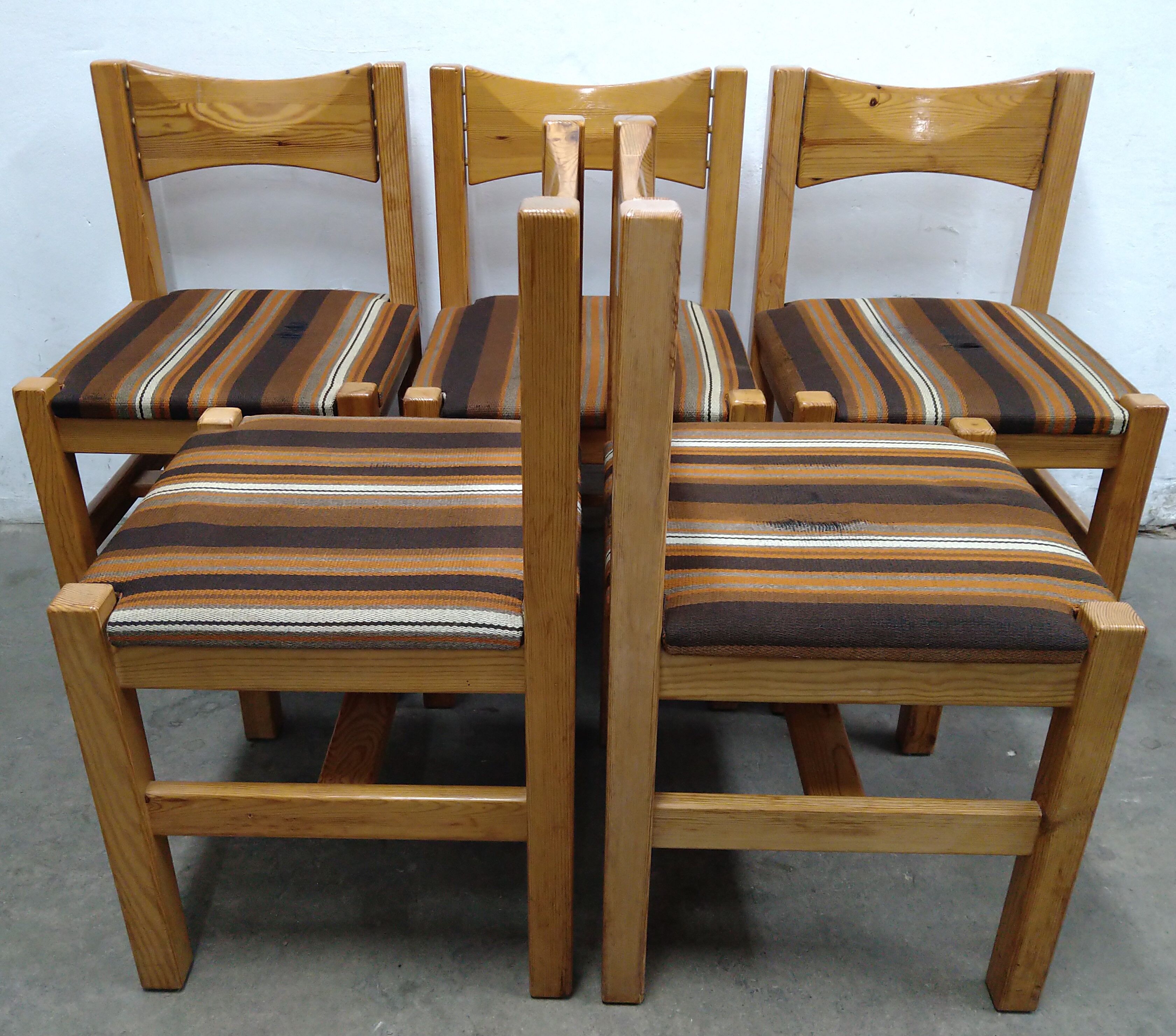 5 chaises hongisto conçues par ilmari tapiovaara en 1963