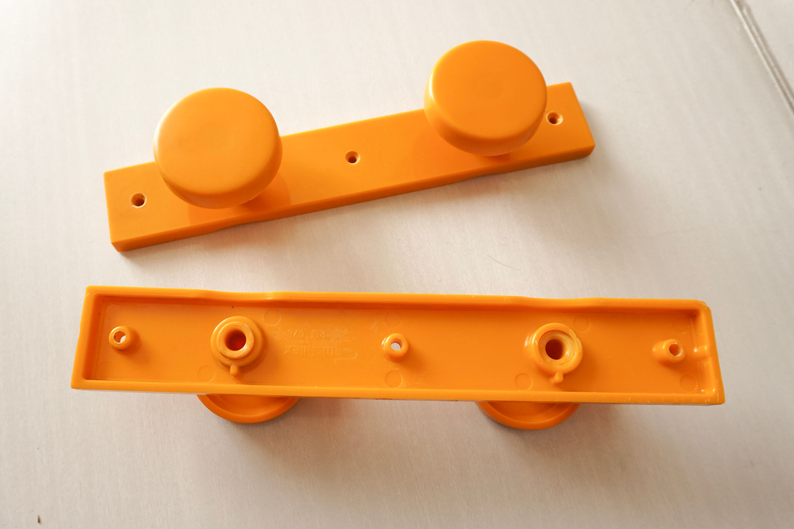 Double orange hooks 70's