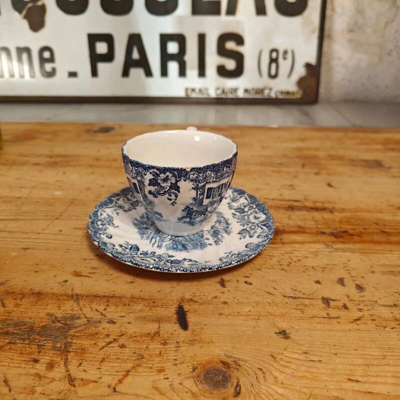 Tasse et soucoupe anglaise vintage