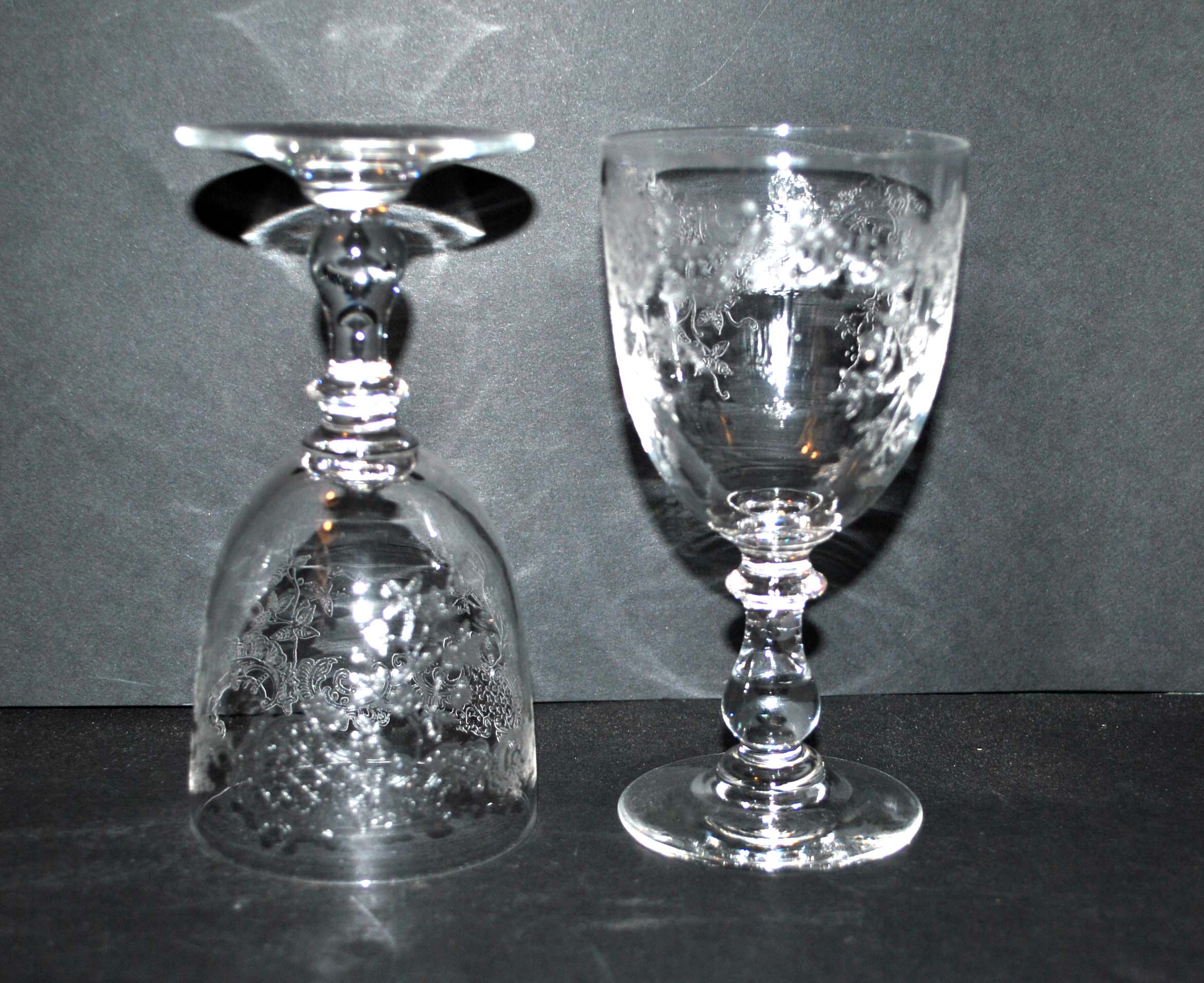 Set of 2 antique glasses in Saint-Louis crystal Model TALMA 1930 Rock crystal engraving 899