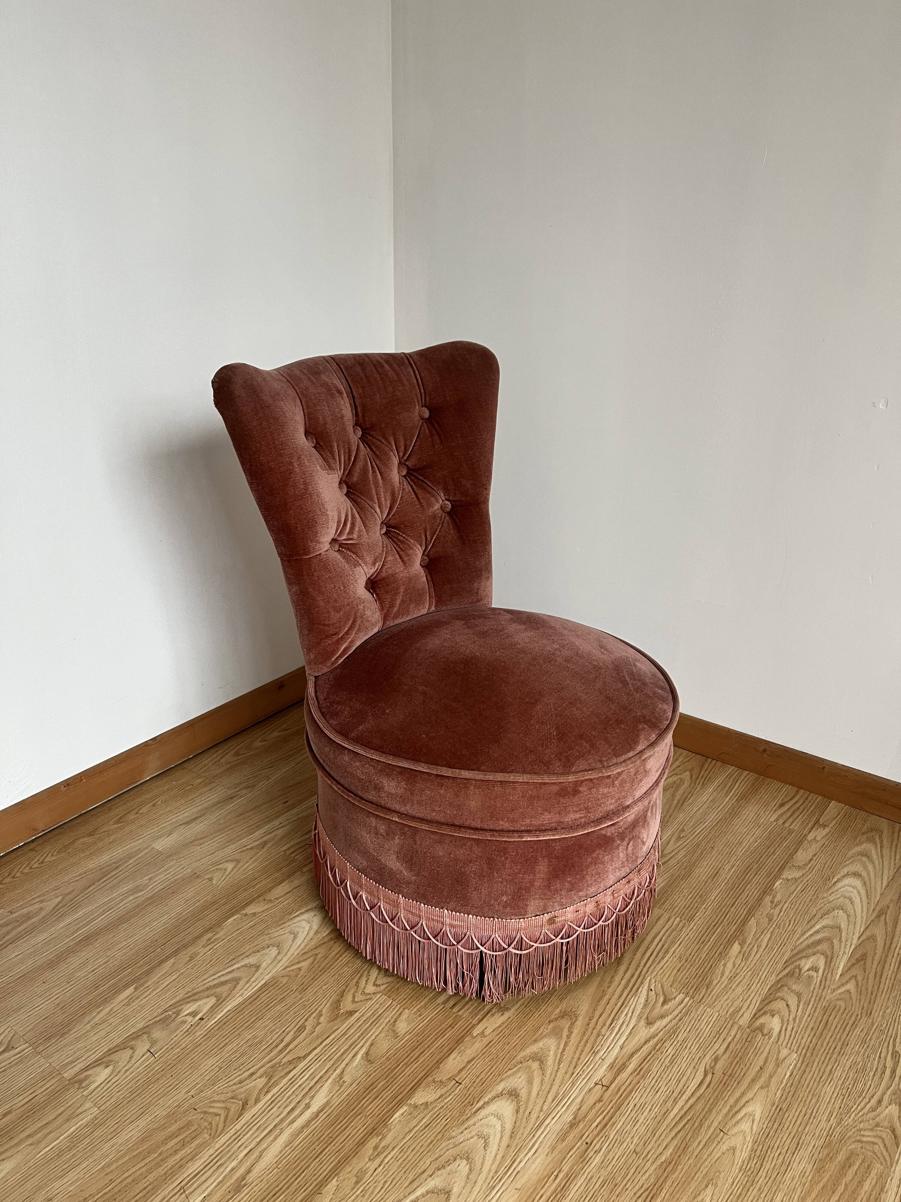 Velvet toad armchair