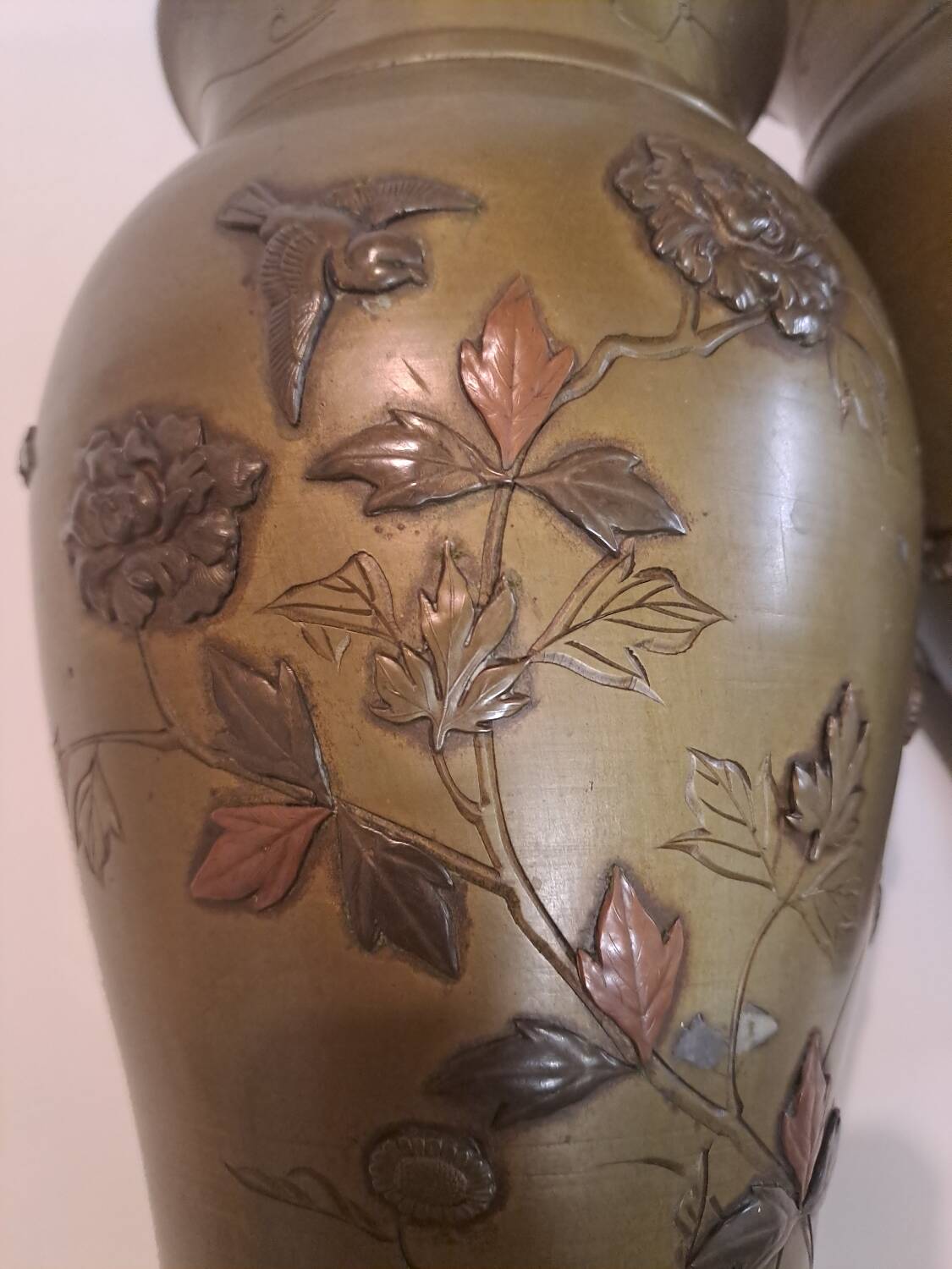 Pair of Asian vases in bronze, late 19th century.