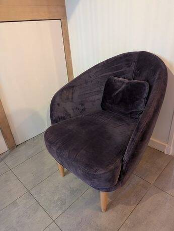 Designer armchair in aubergine velvet - High-end brand FAMA