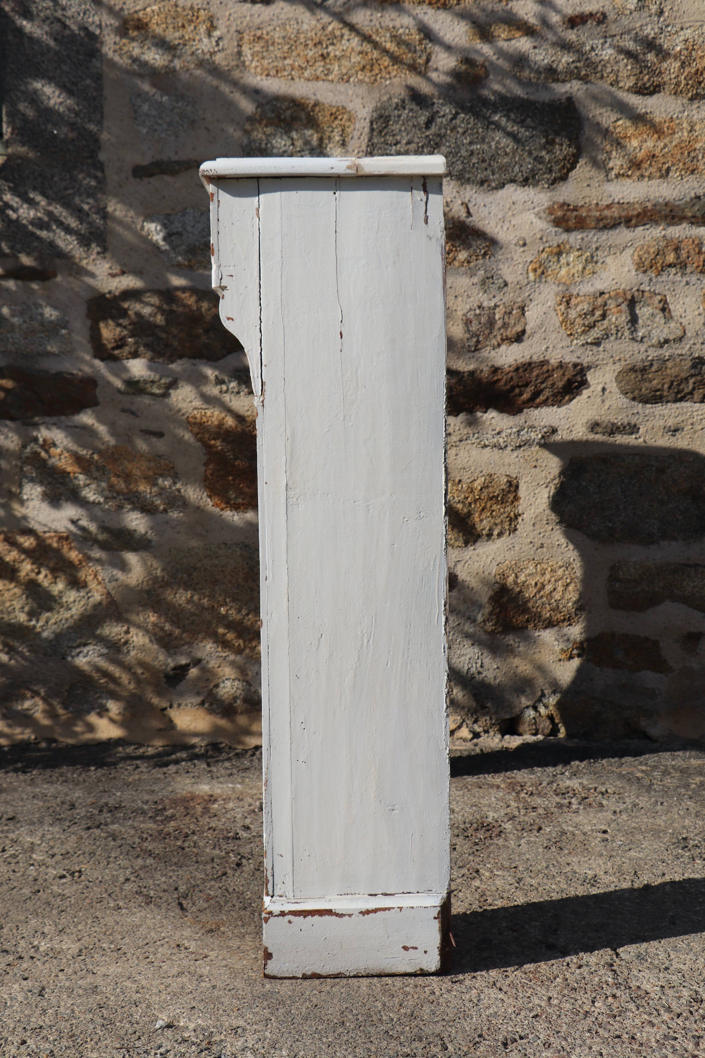 Wooden chimney, Directoire style