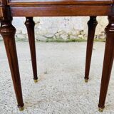 Table de chevet style Louis XVI, marbre de Carrare et acajou