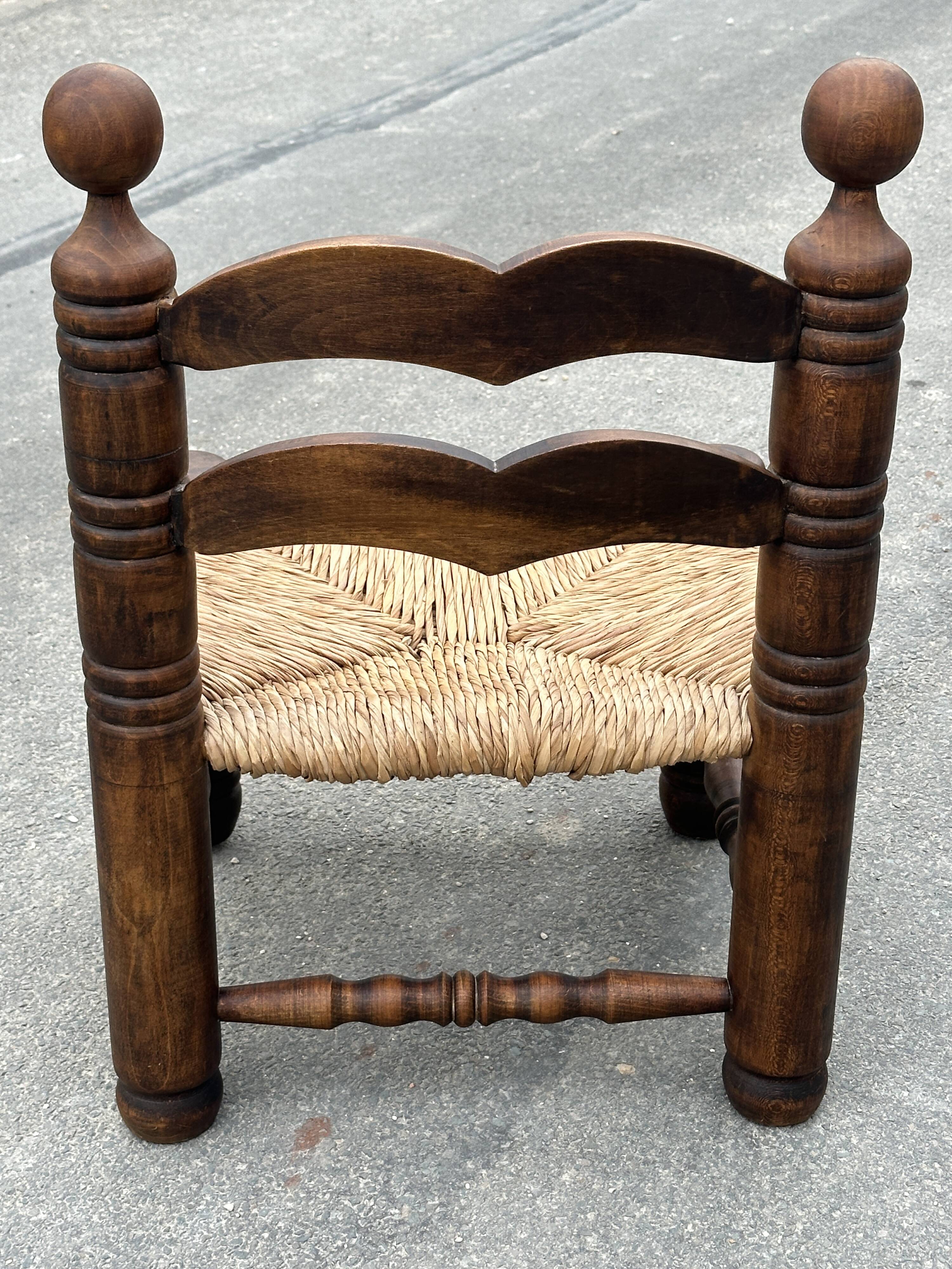 Low chair in oak and straw vintage design 60s
