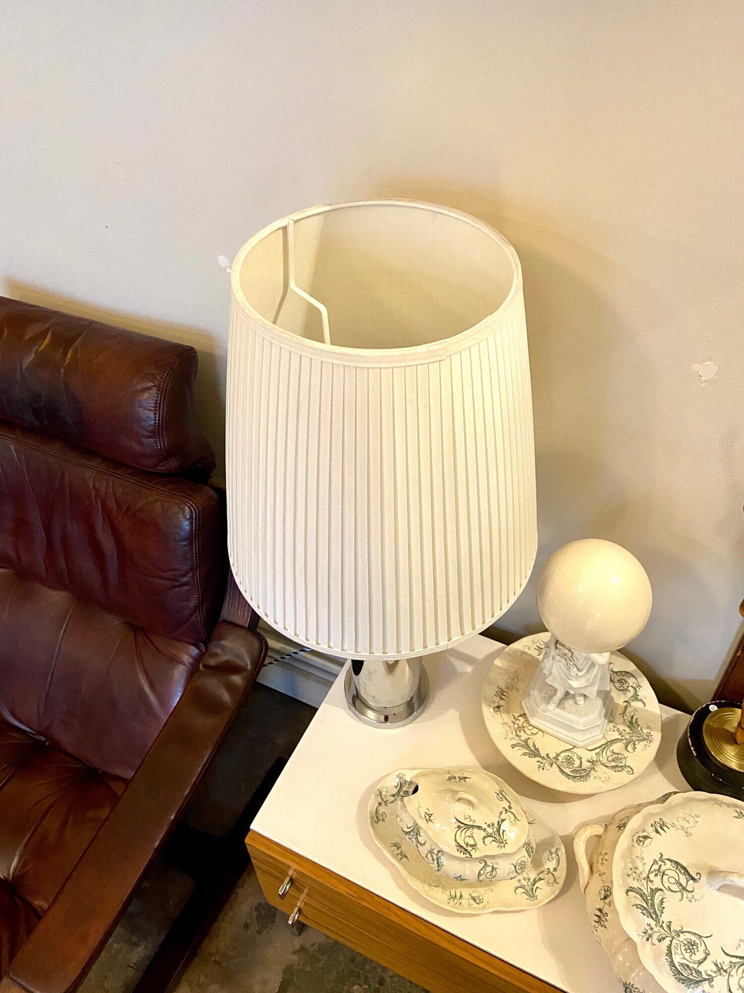 Table lamp in beige pleated cotton and chrome aluminum