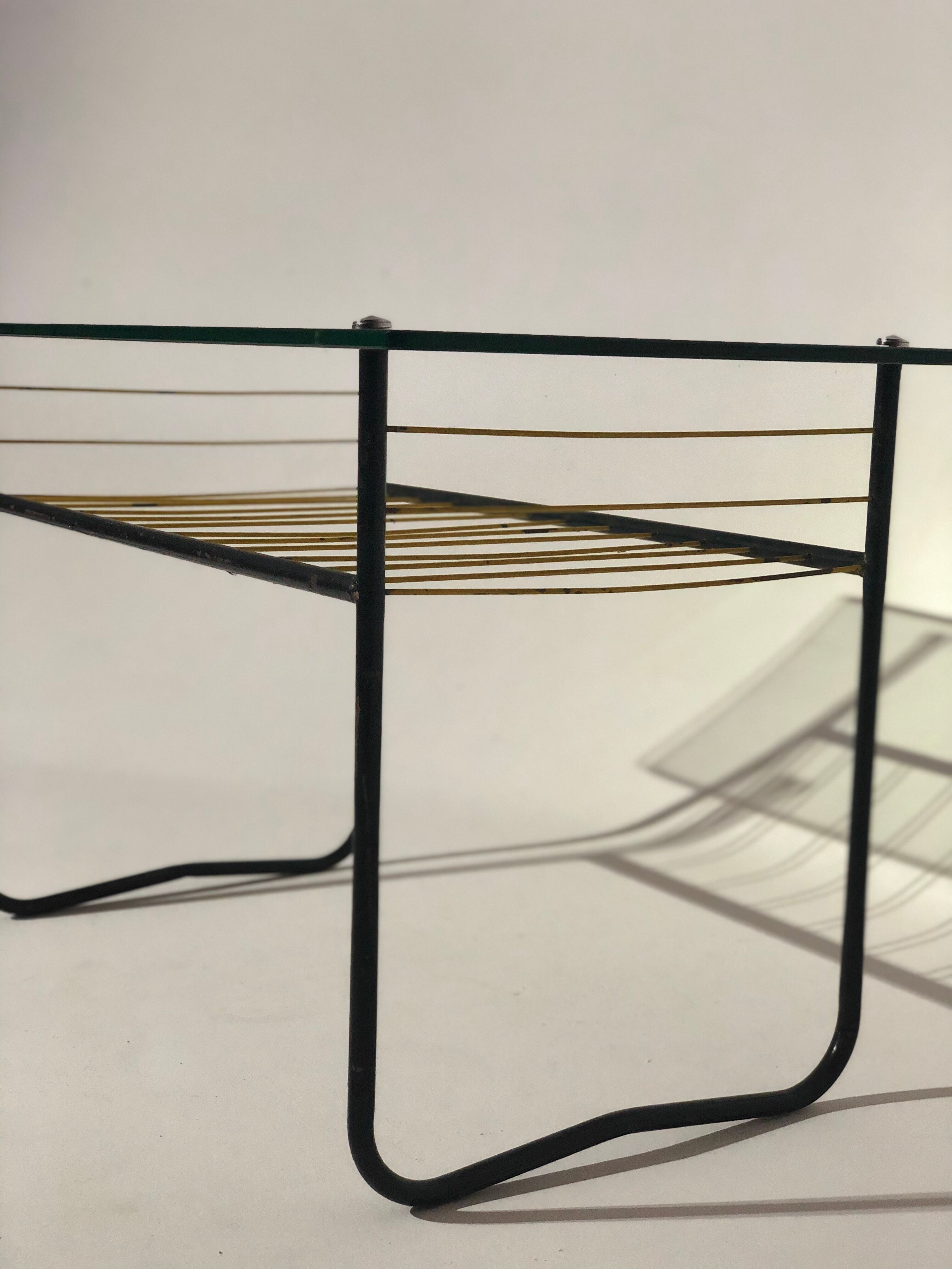 Vintage coffee table 1960 - scoubidou, black tubular metal and glass top