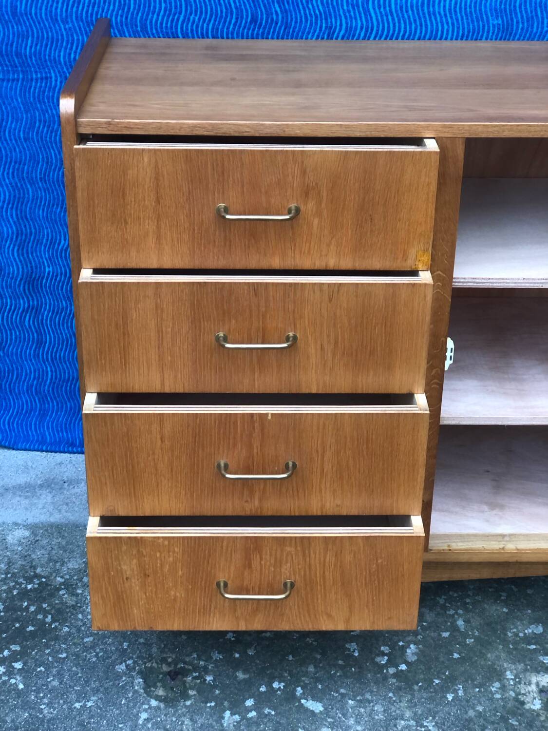VINTAGE CHEST OF DRAWERS/STORAGE UNIT 1960
