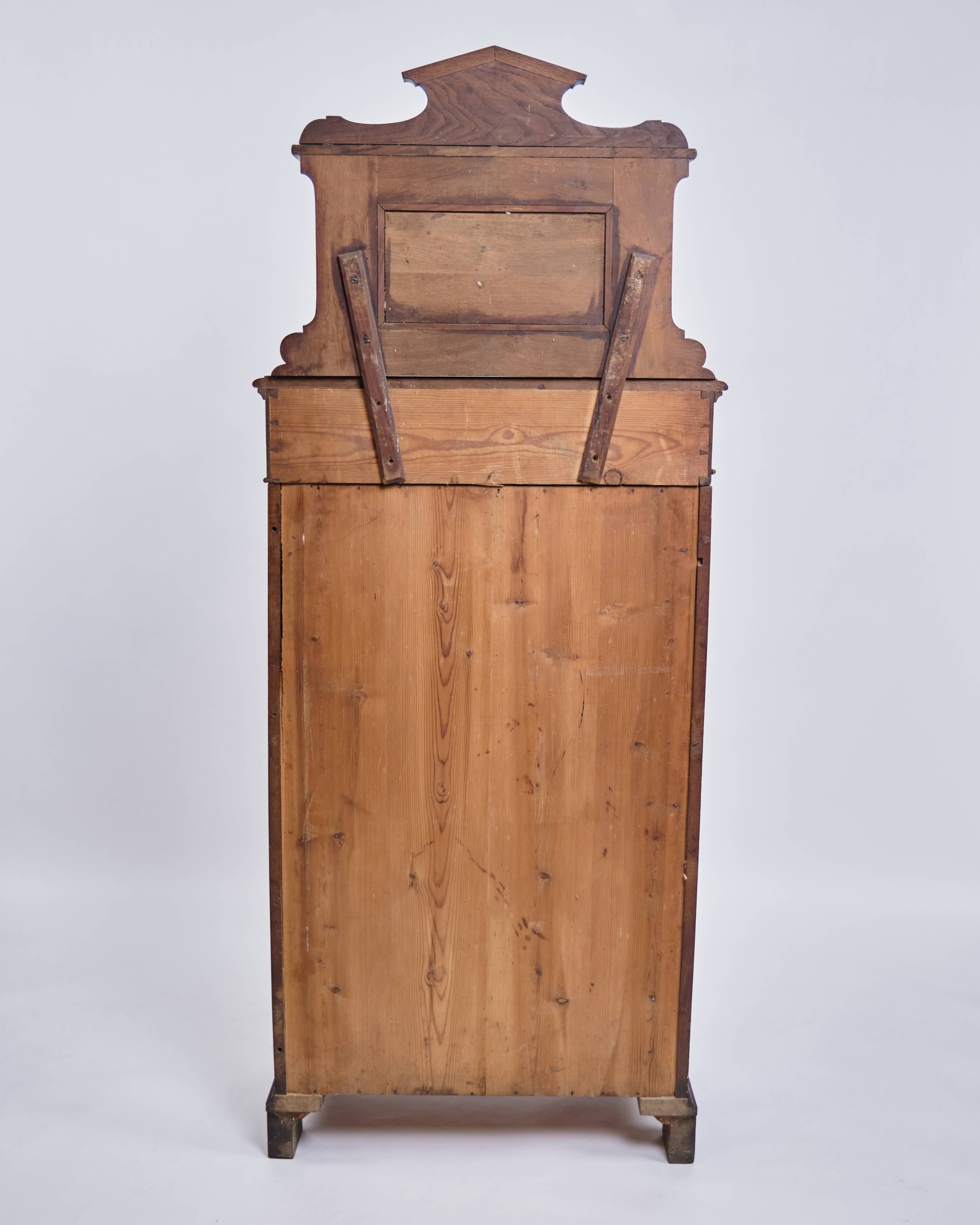 Cabinet – Mahogany – Decoration & round legs – Circa 1880