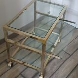 Service in metal and glass
